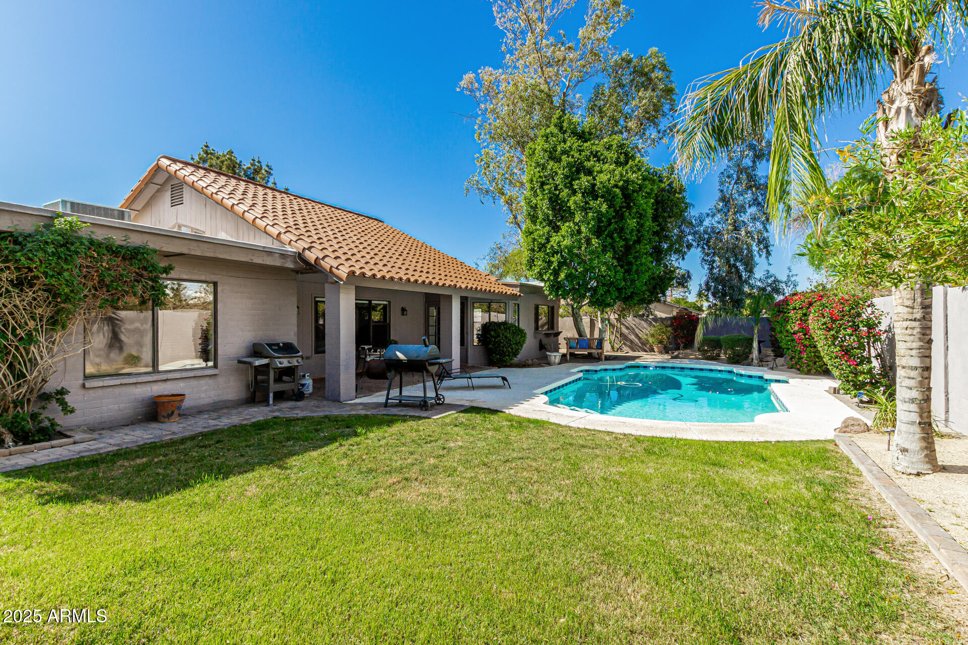 9203 S HEATHER Drive