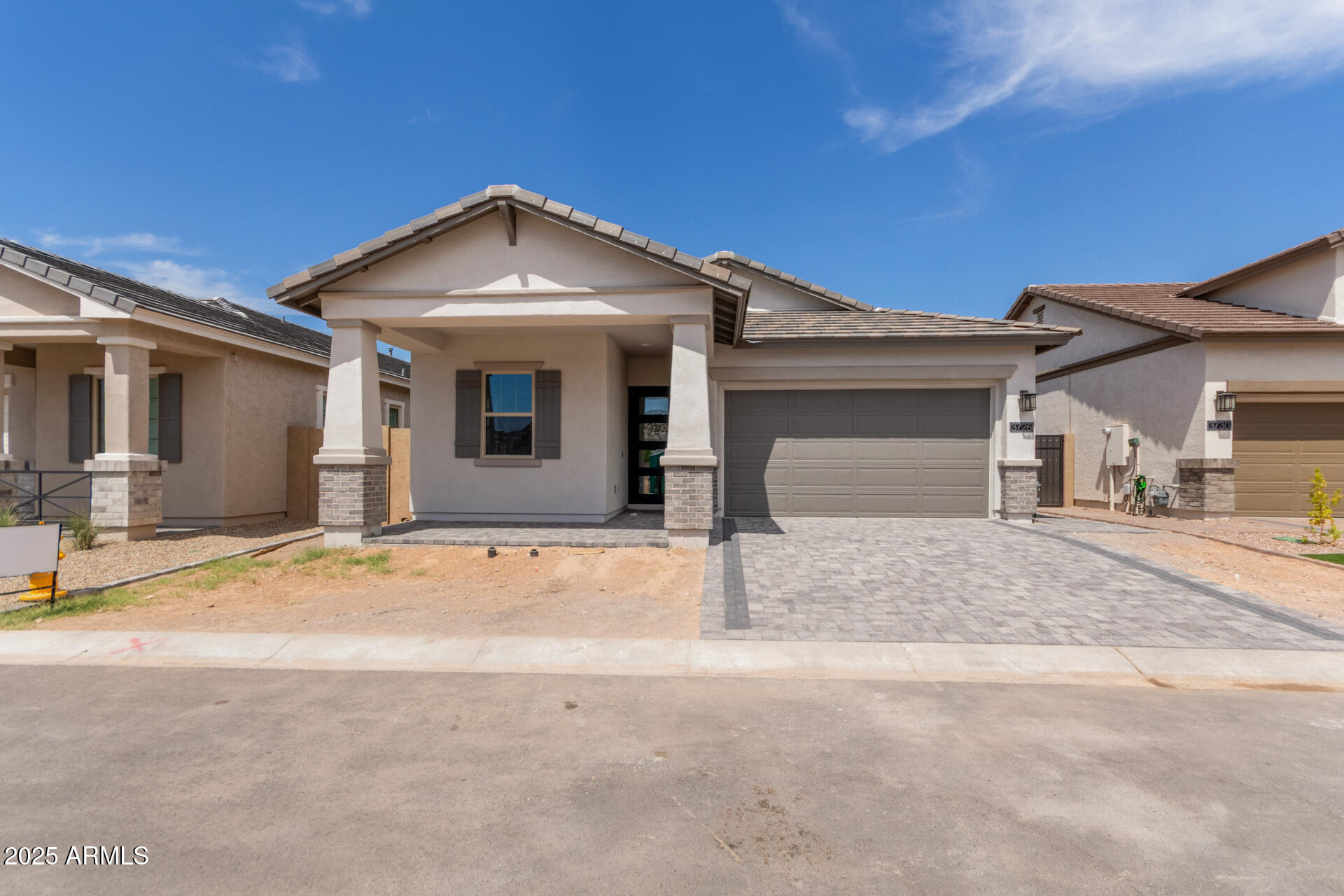 3726 E Rochelle Circle