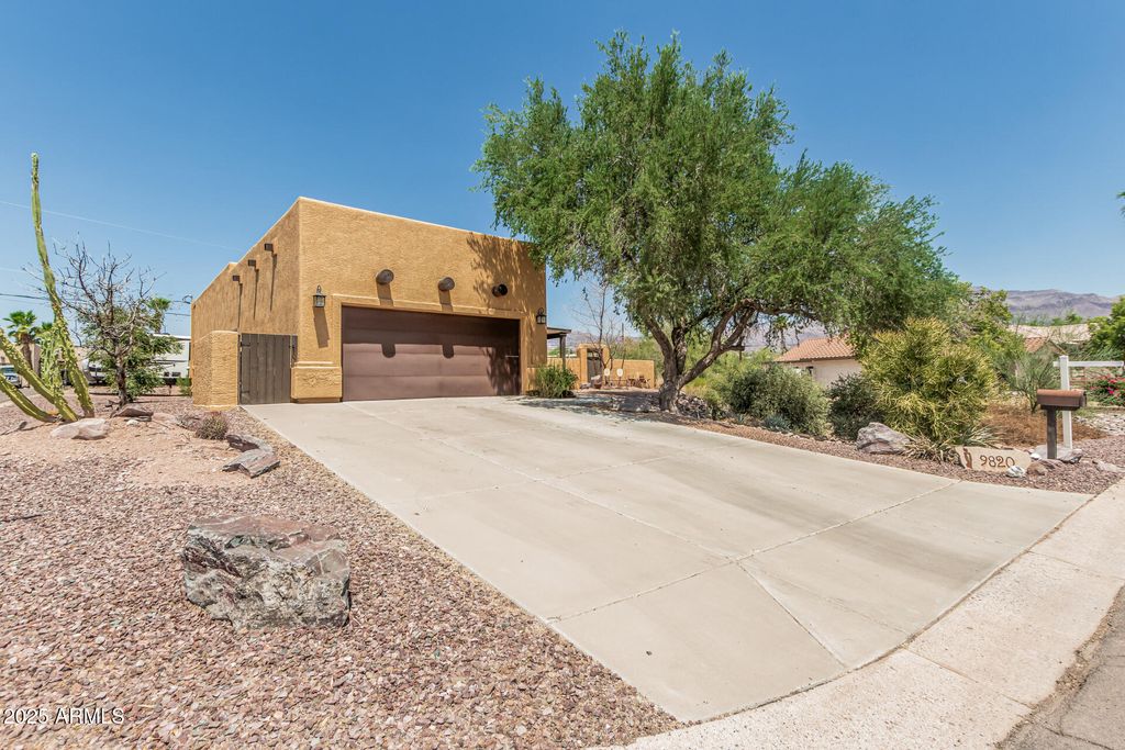 Photo of 9820 E Del Monte Avenue, Gold Canyon, AZ 85118 (MLS # 6906813)