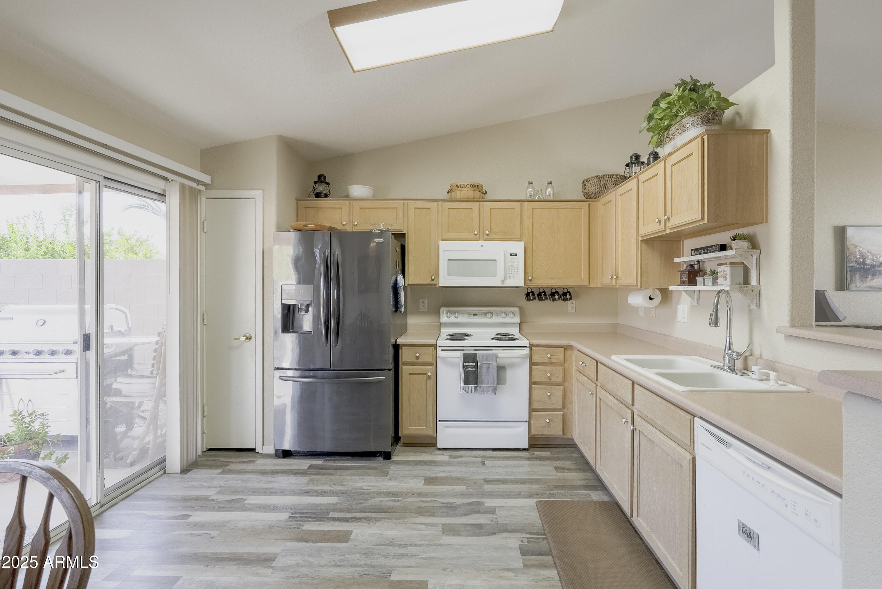 10528 W POTTER Drive