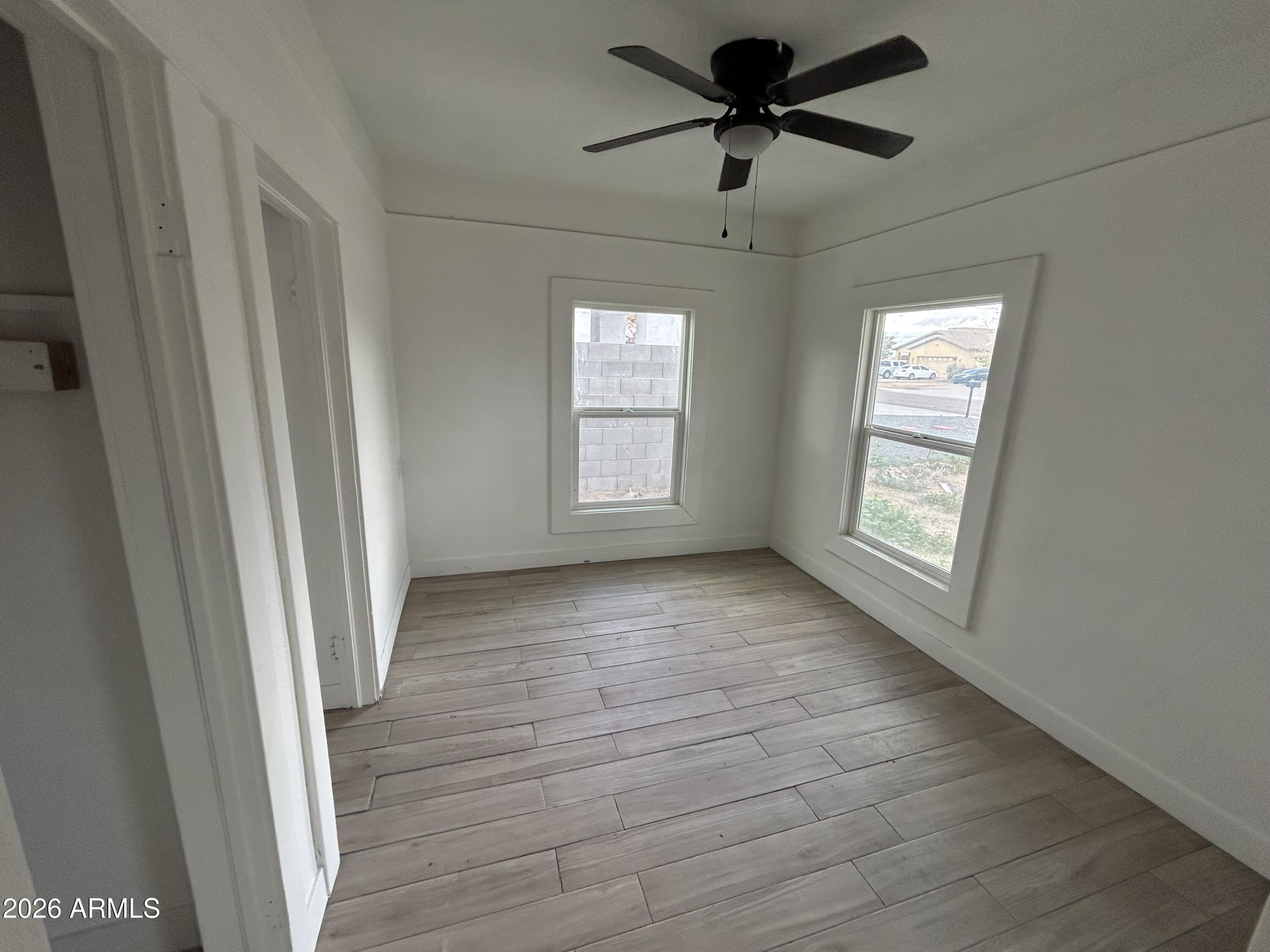 207 E JACKSON Avenue