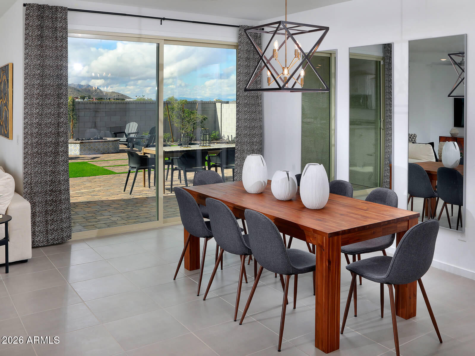 4437 W HUNTER Trail