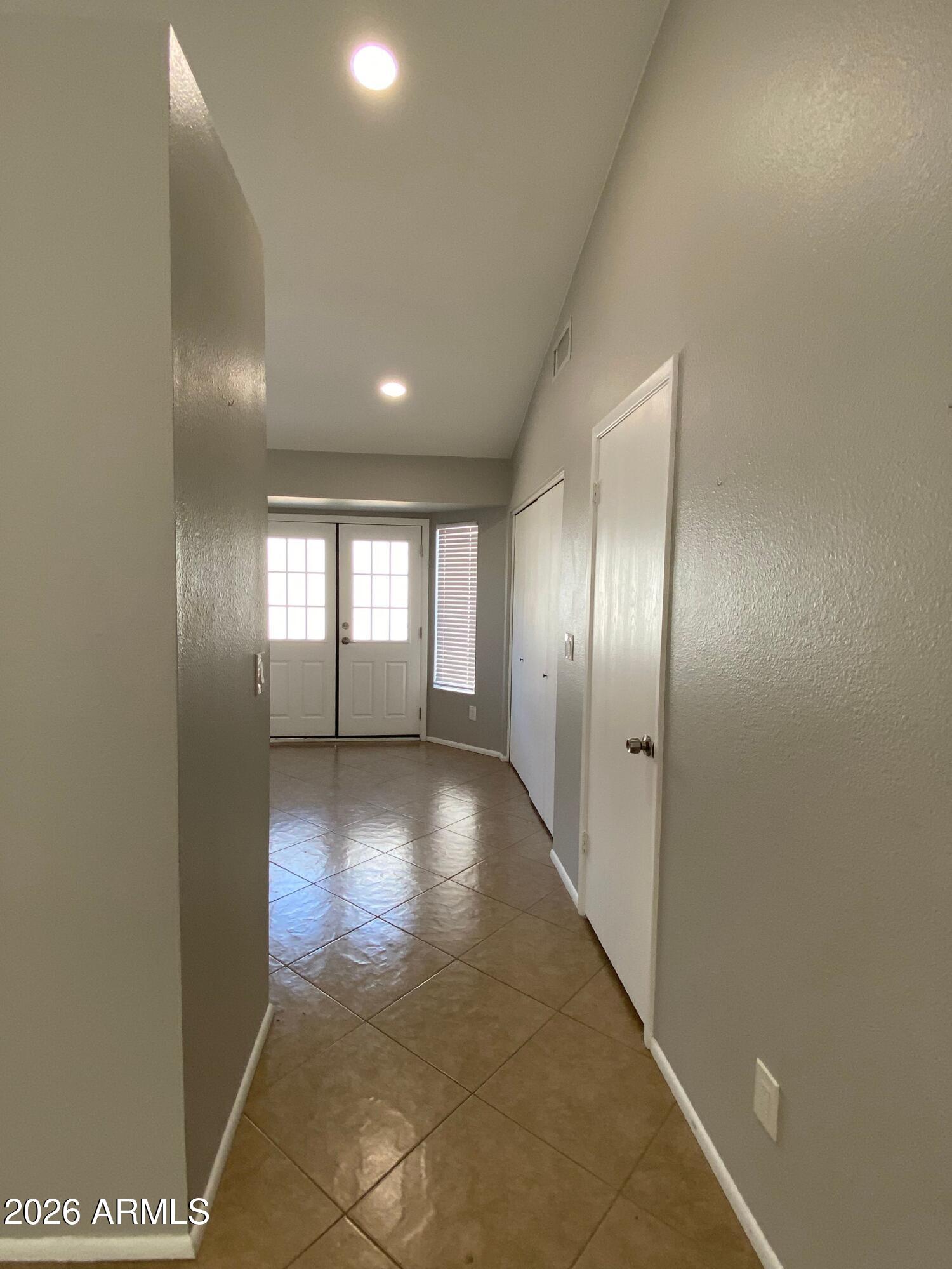 1055 N RECKER Road 1196