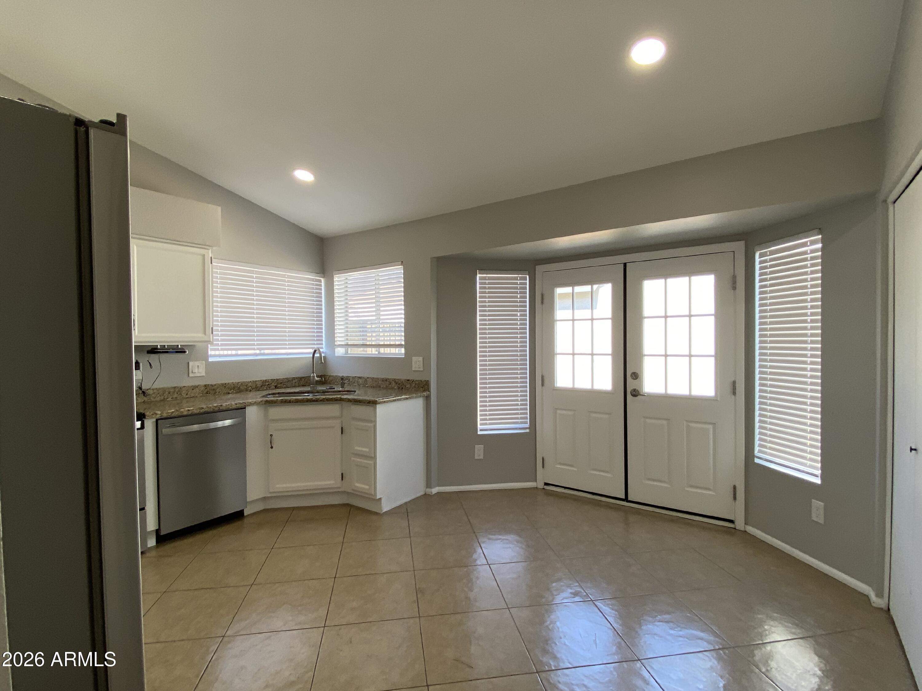 1055 N RECKER Road 1196