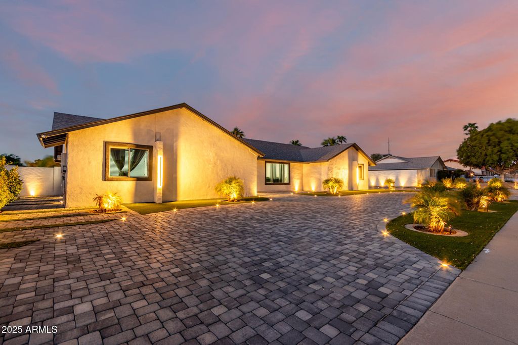 Photo of 5922 W Michelle Drive, Glendale, AZ 85308 (MLS # 6919397)