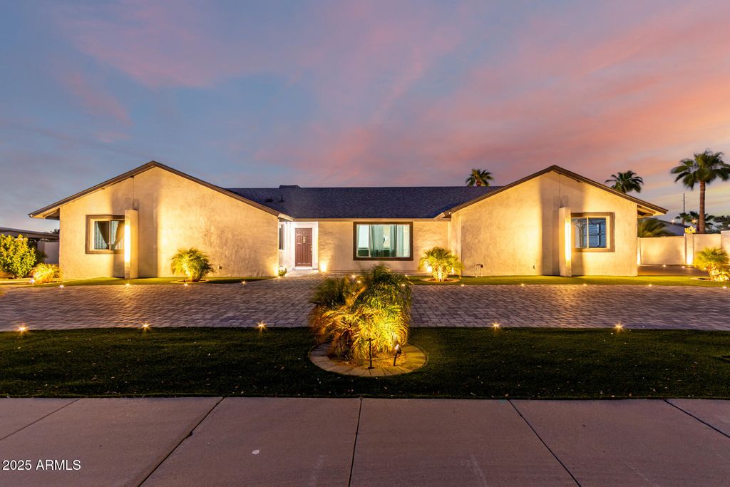 Photo of 5922 W Michelle Drive, Glendale, AZ 85308 (MLS # 6919397)