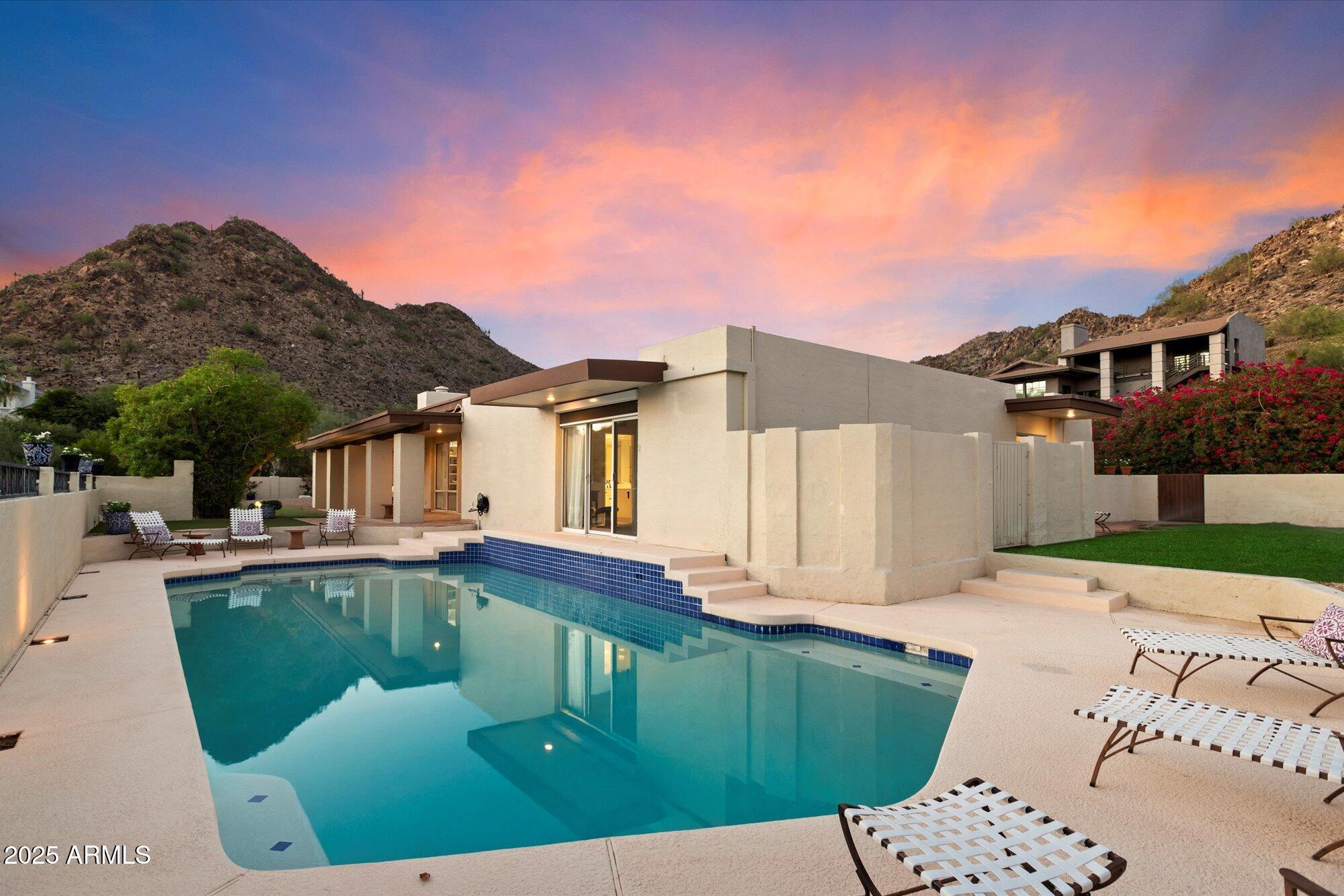 3500 E LINCOLN Drive 6