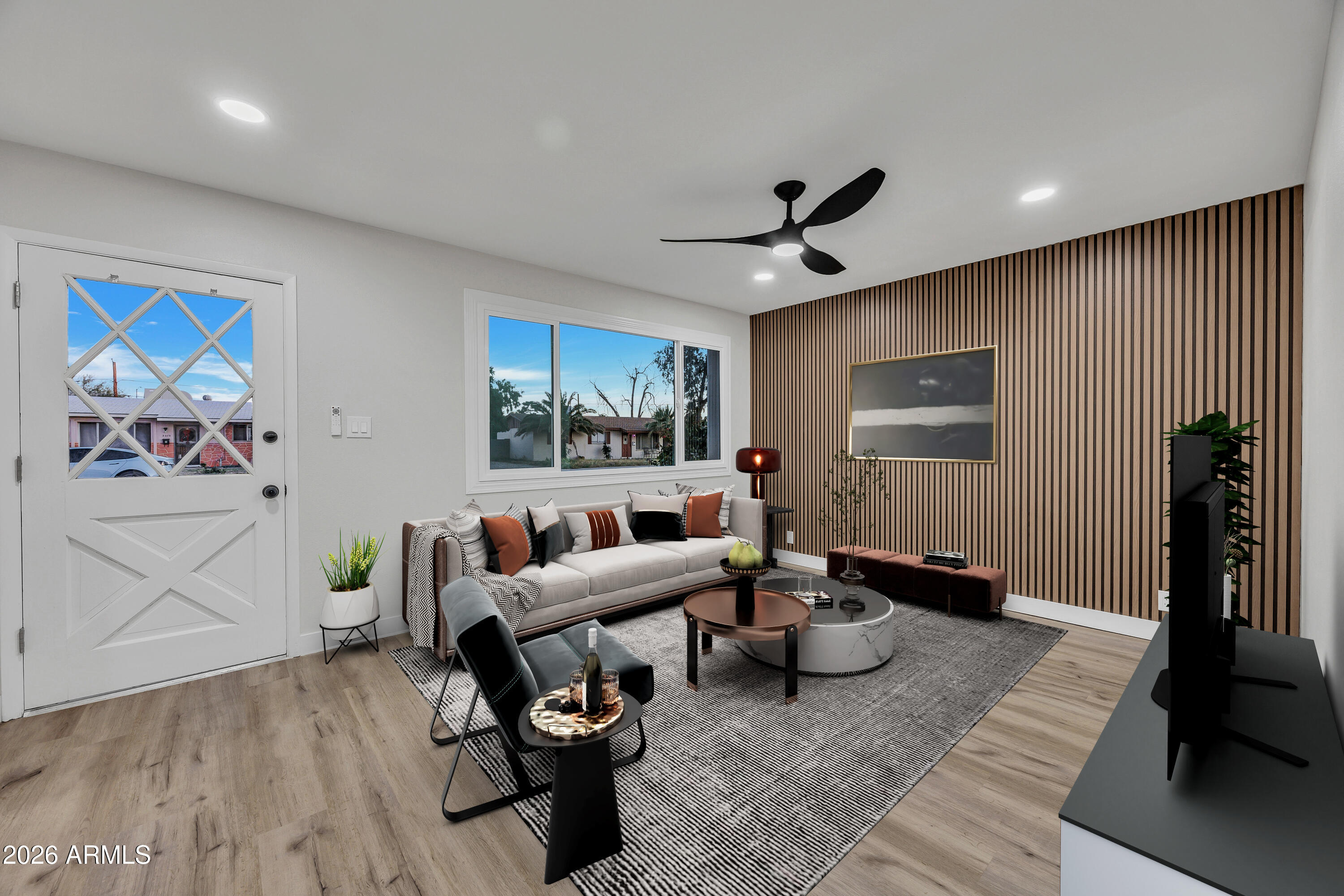 2218 W POINSETTIA Drive