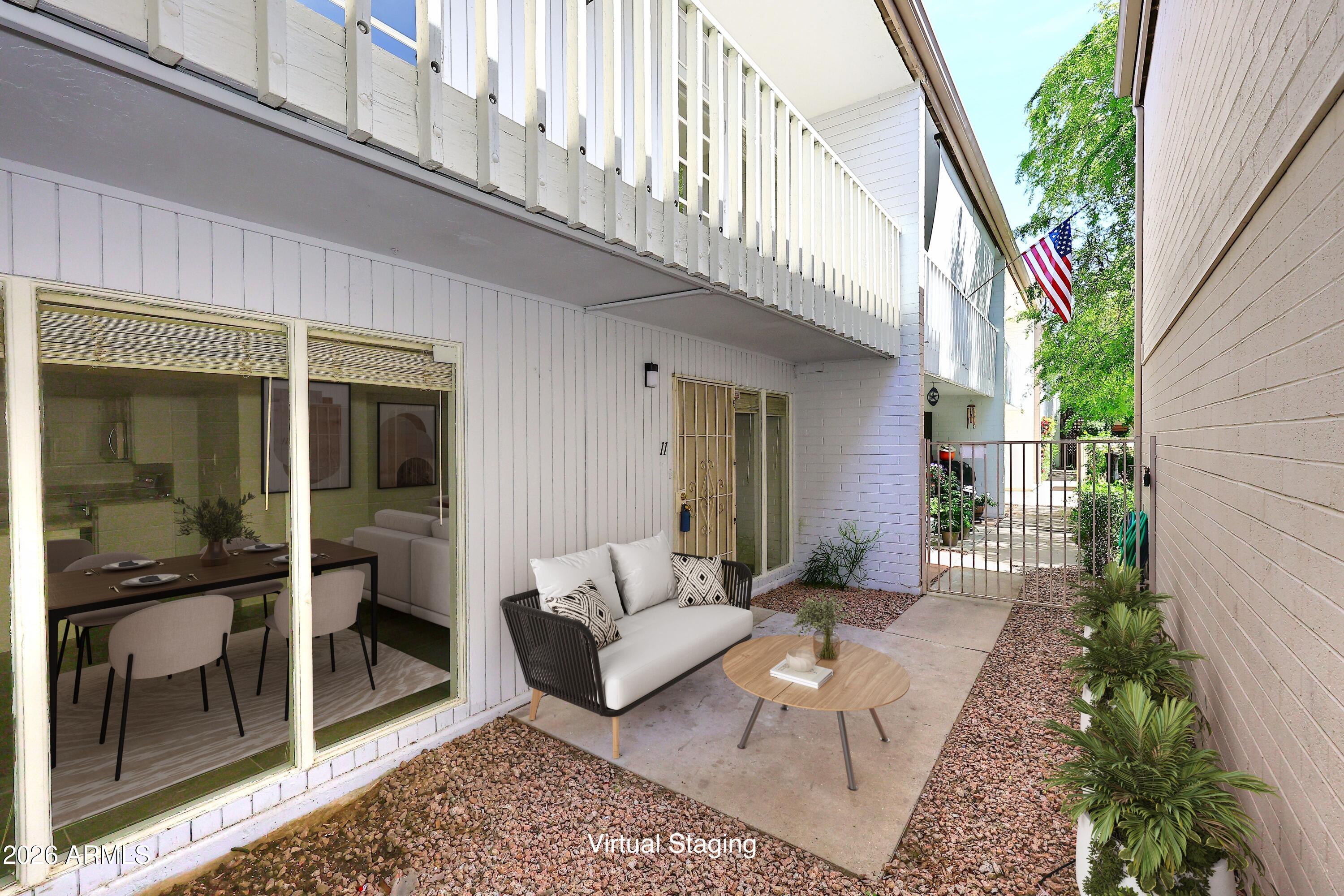 1734 W TUCKEY Lane 11