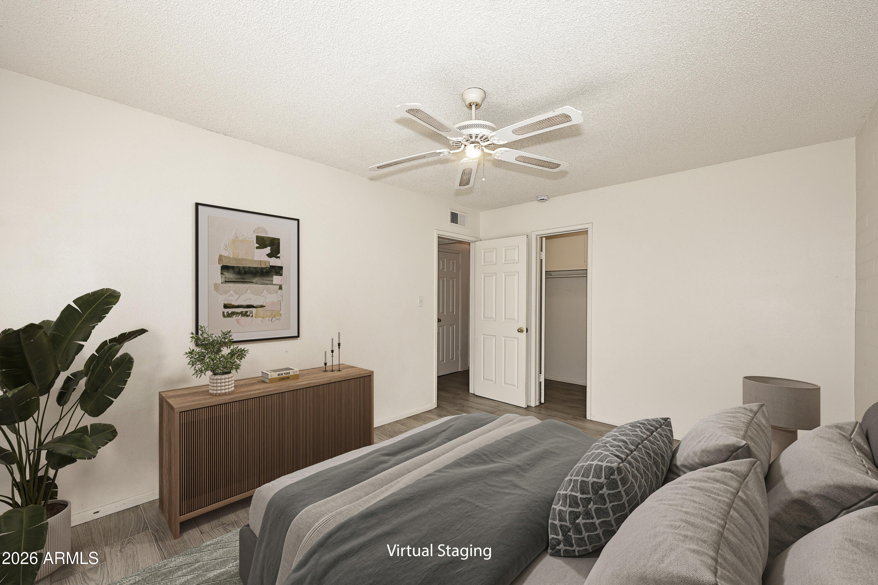 1734 W TUCKEY Lane 11