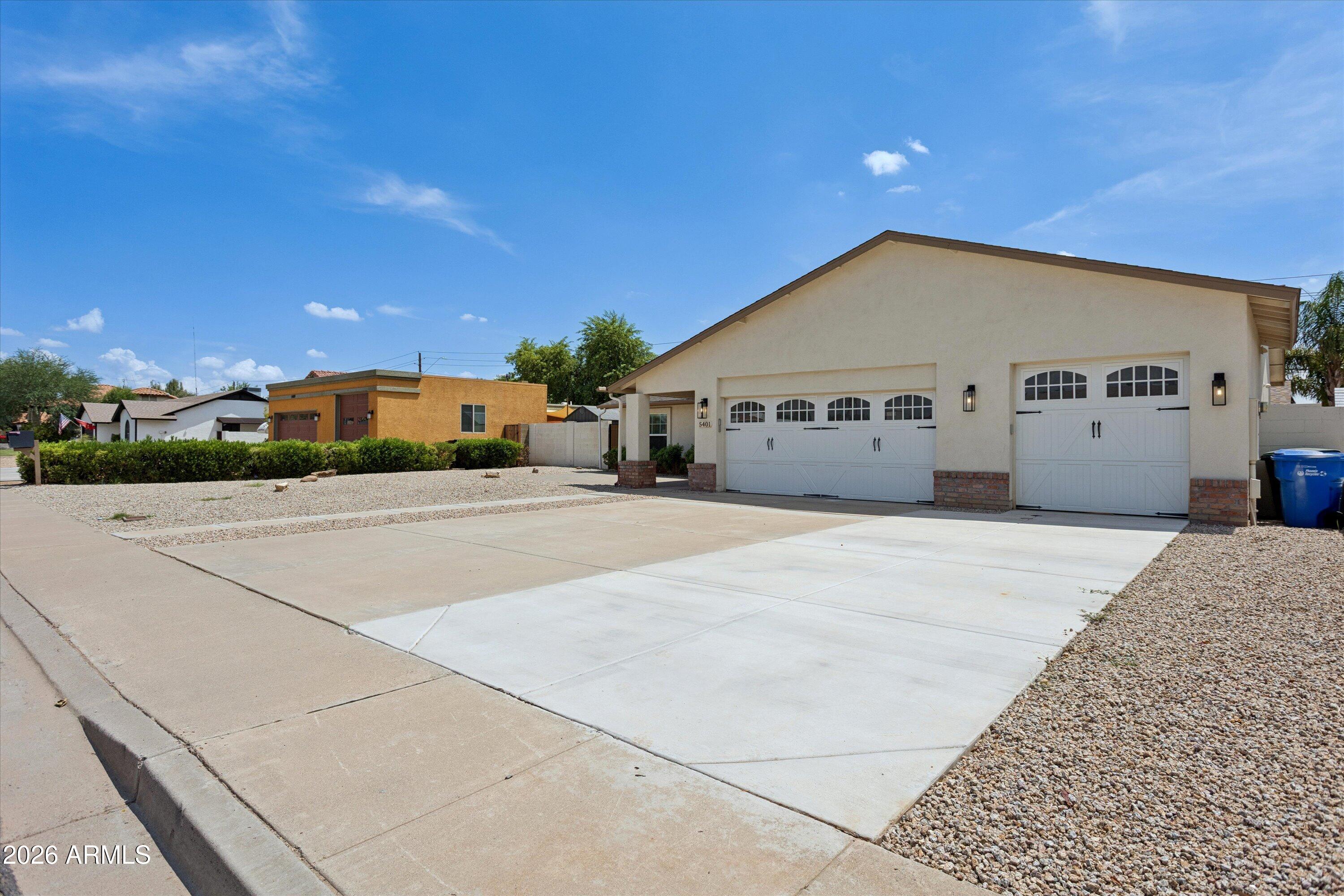 5401 E BECK Lane