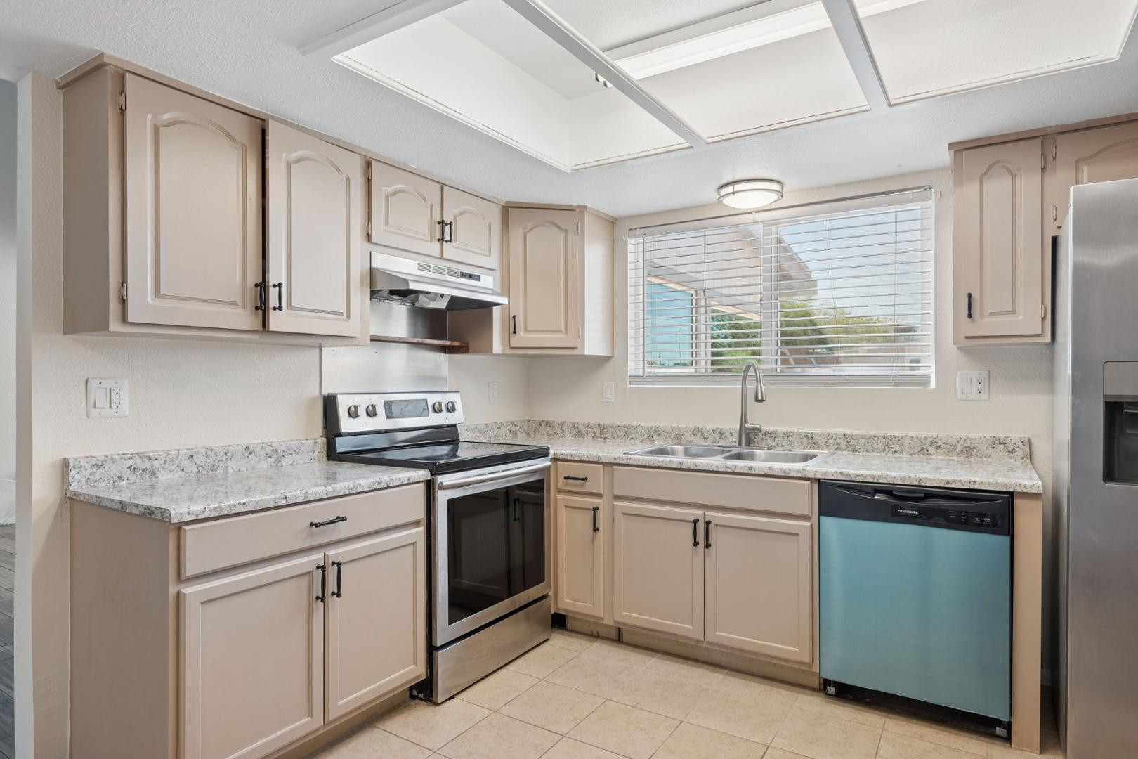 2423 E Maryland Drive