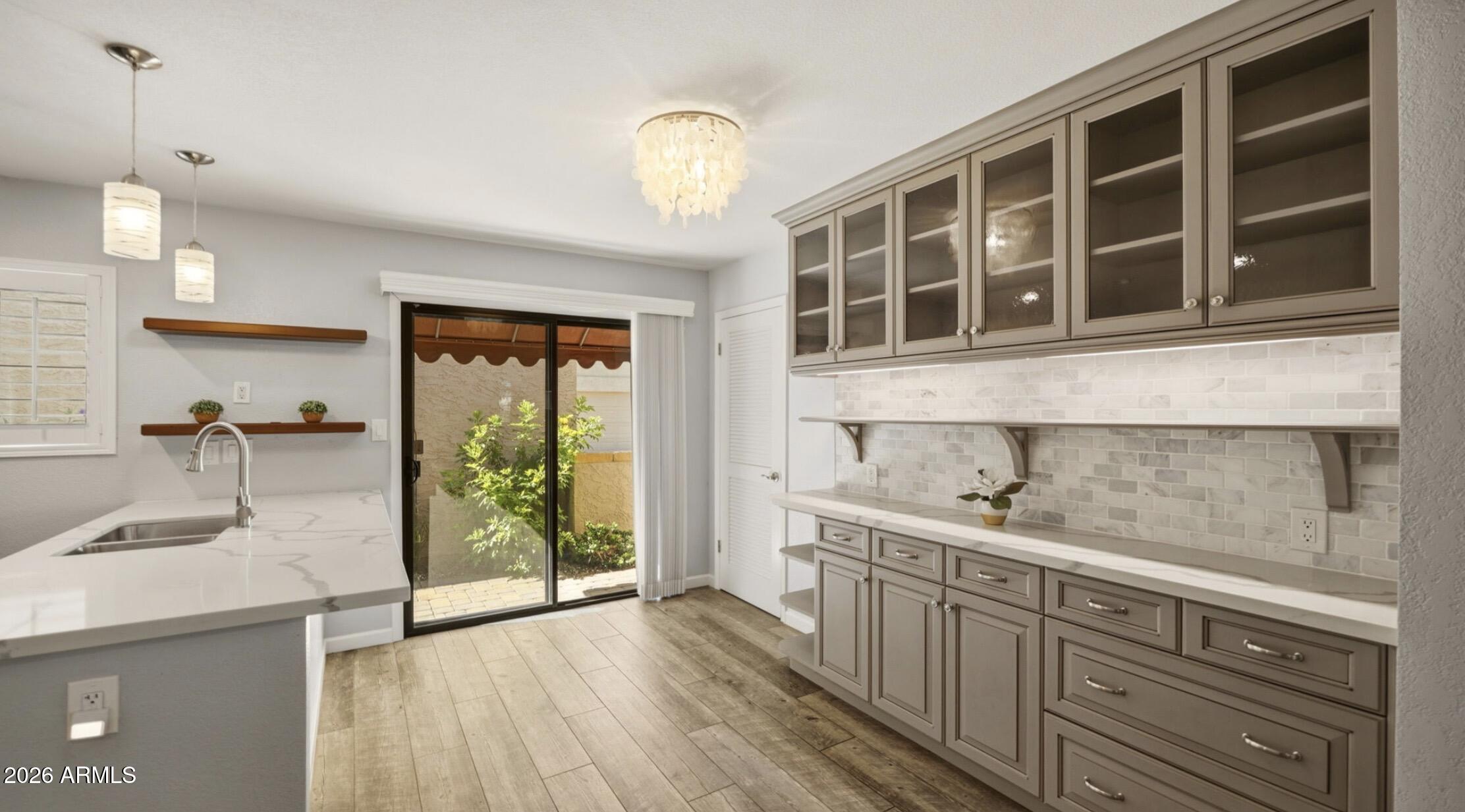 6465 N 77th Place