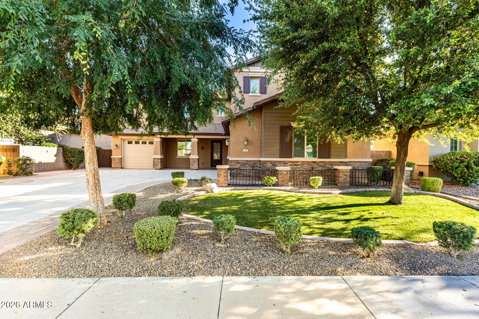 2491 E PENEDES Drive