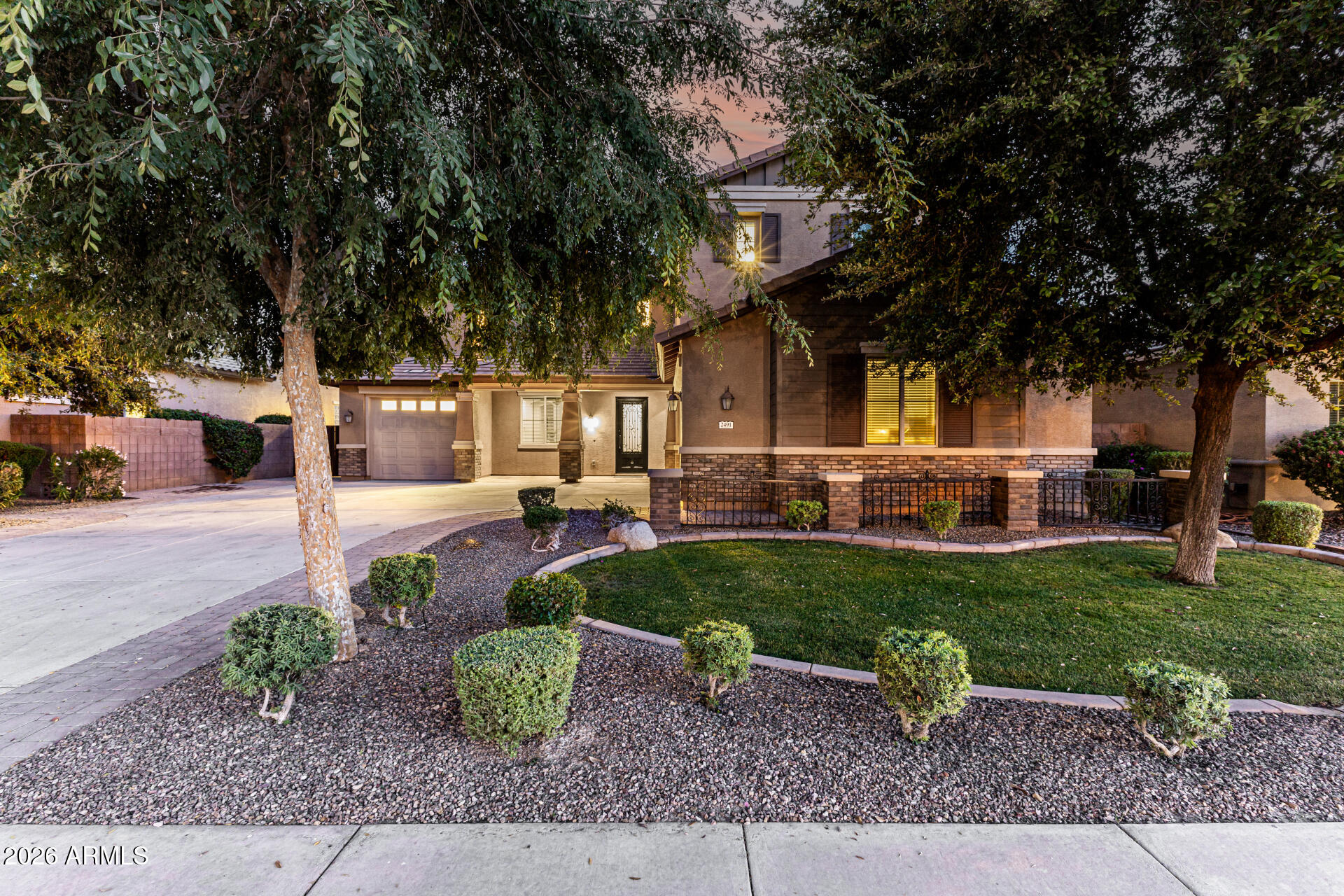 2491 E PENEDES Drive