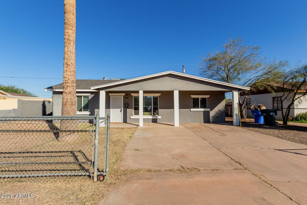 Photo of 1644 W Sonora Street, Phoenix, AZ 85007 (MLS # 6975845)