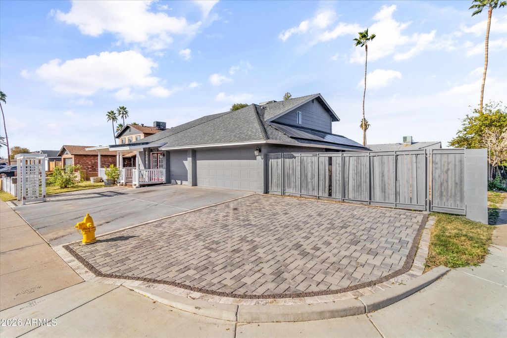 Photo of 5204 W Garden Drive, Glendale, AZ 85304 (MLS # 6975995)
