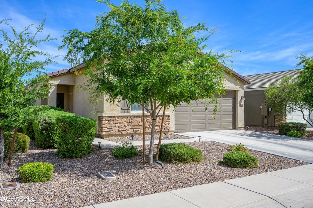 Photo of 4240 W Coneflower Lane, San Tan Valley, AZ 85144 (MLS # 7010062)