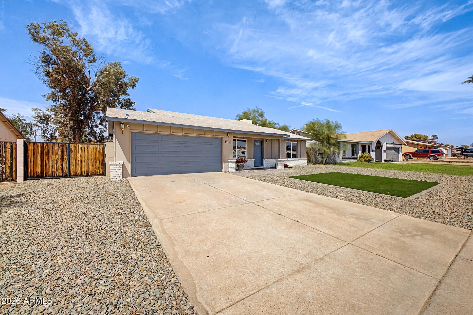 3720 W LIBBY Street