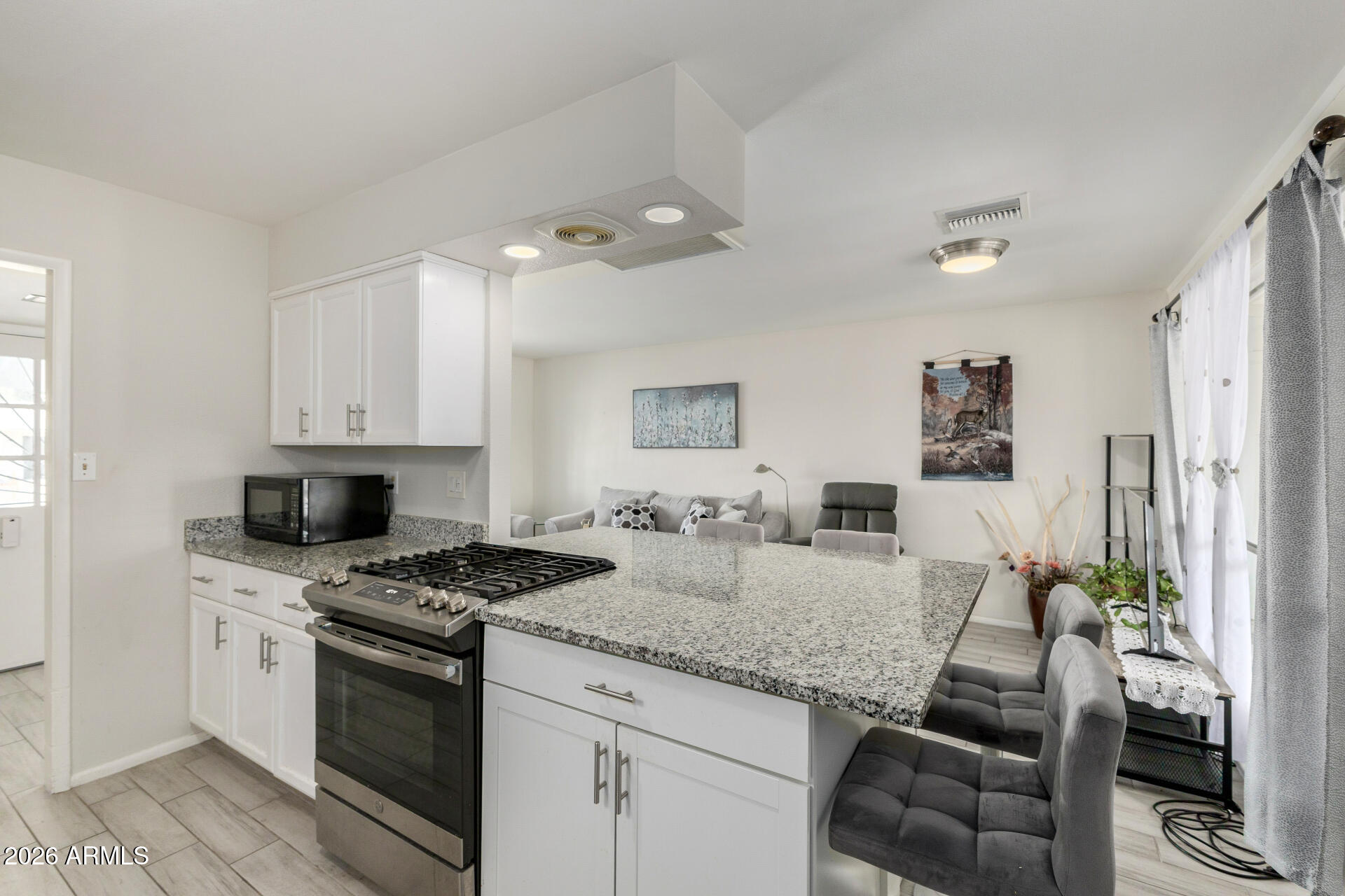 11467 N DESERT HILLS Drive