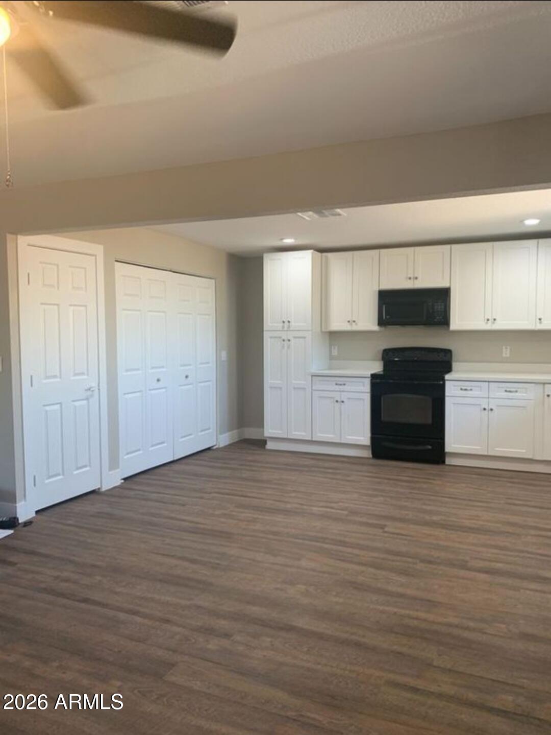 1656 E INDIANOLA Avenue