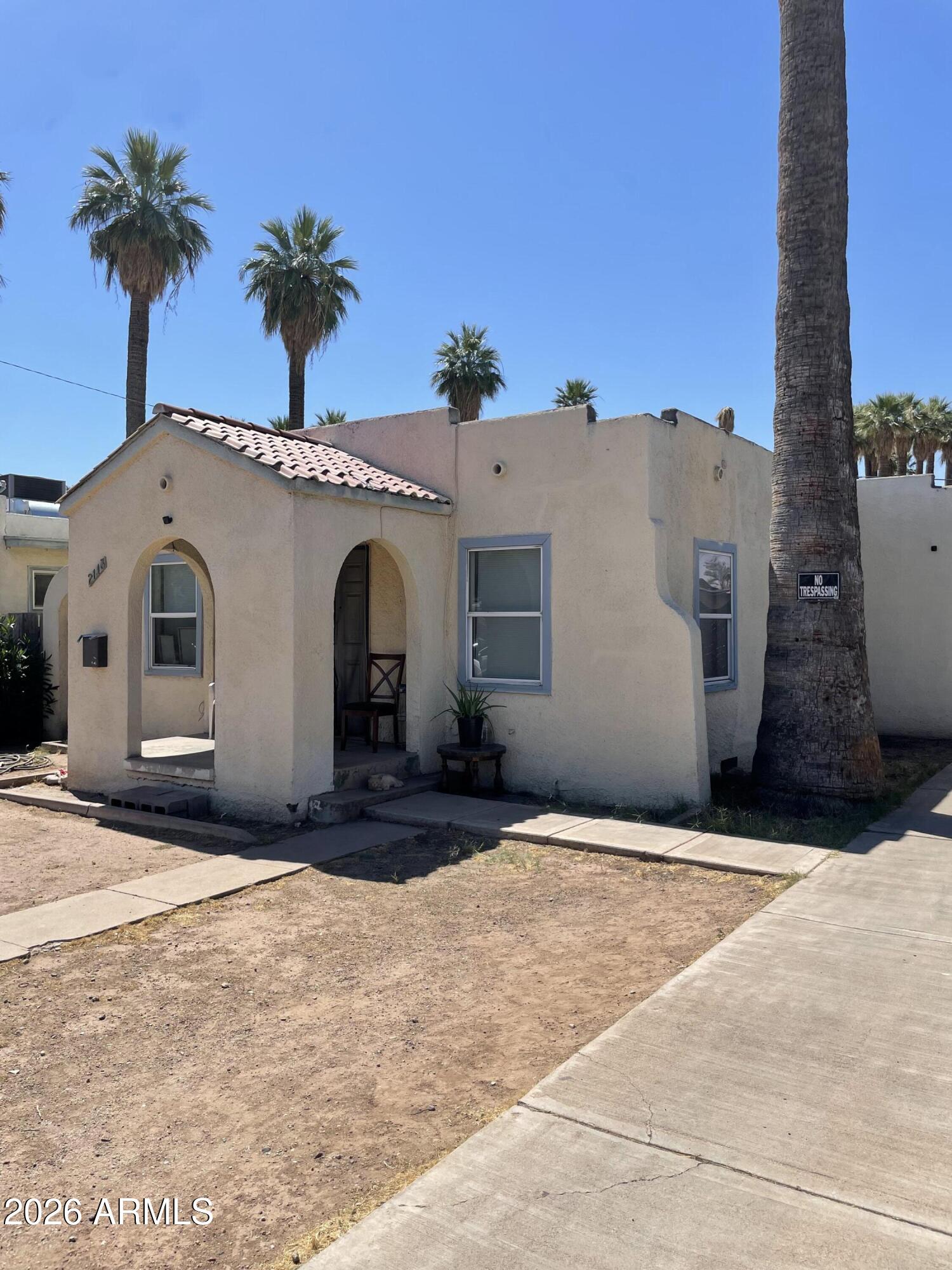 2113 W MONROE Street