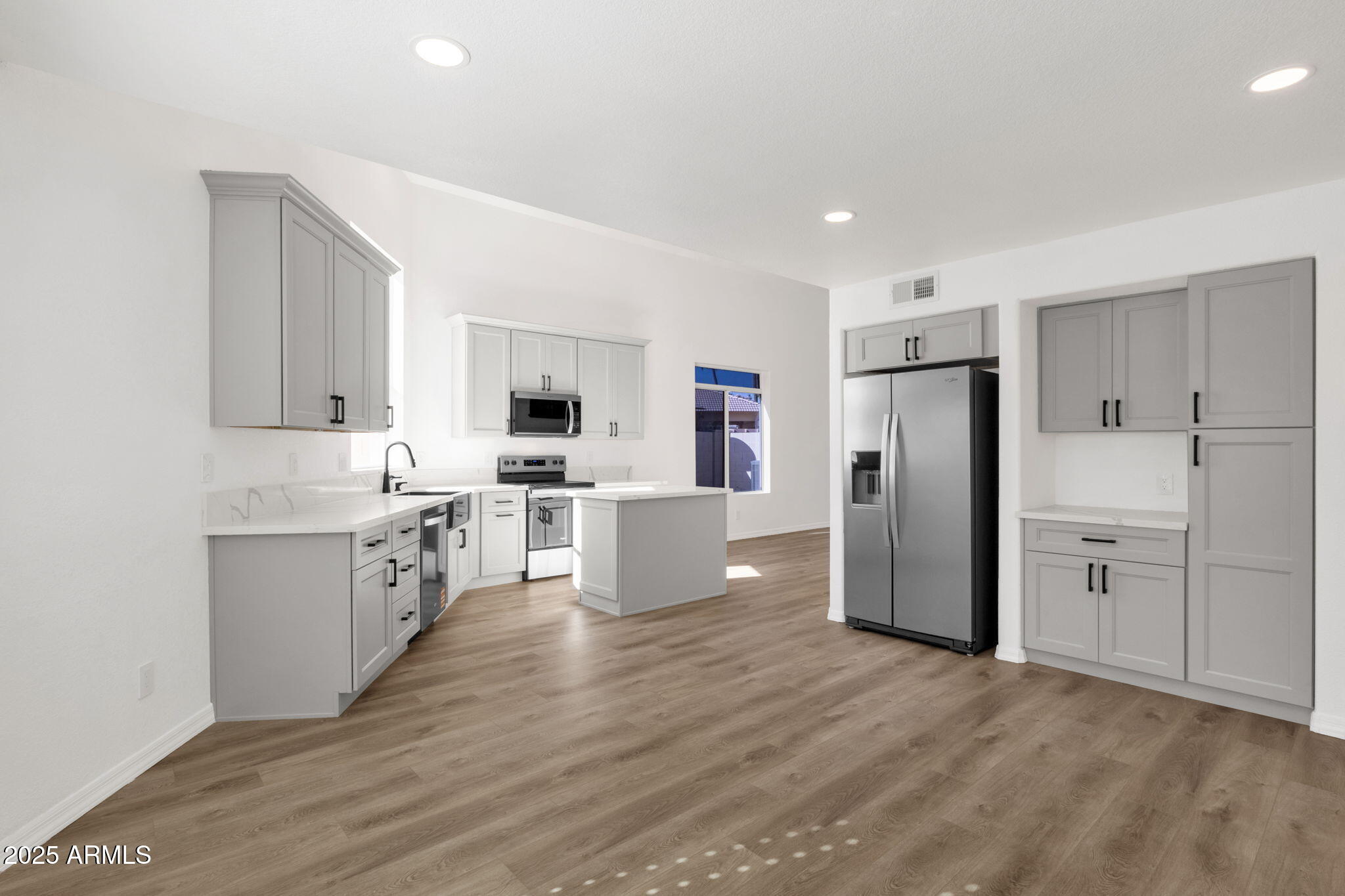 Peoria, Arizona 85381, United States, 3 Bedrooms Bedrooms, ,3 BathroomsBathrooms,Residential,Active,240898