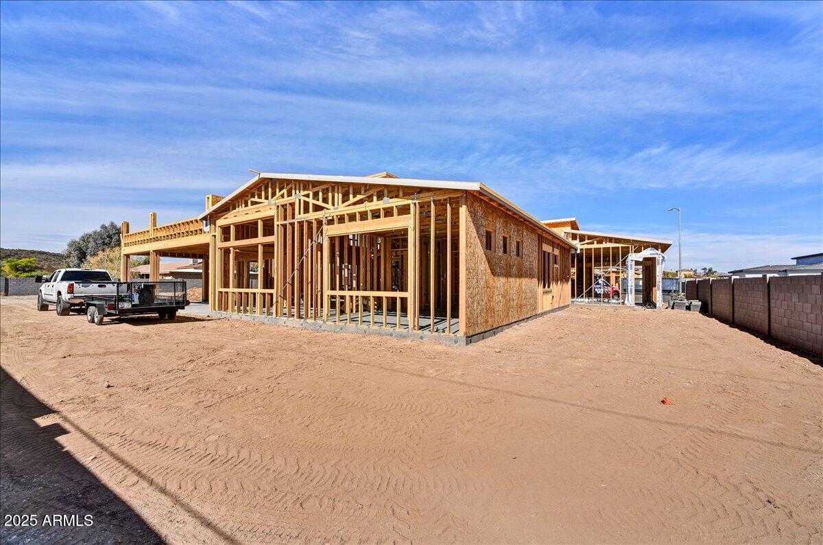3329 W DESERT DAWN Drive