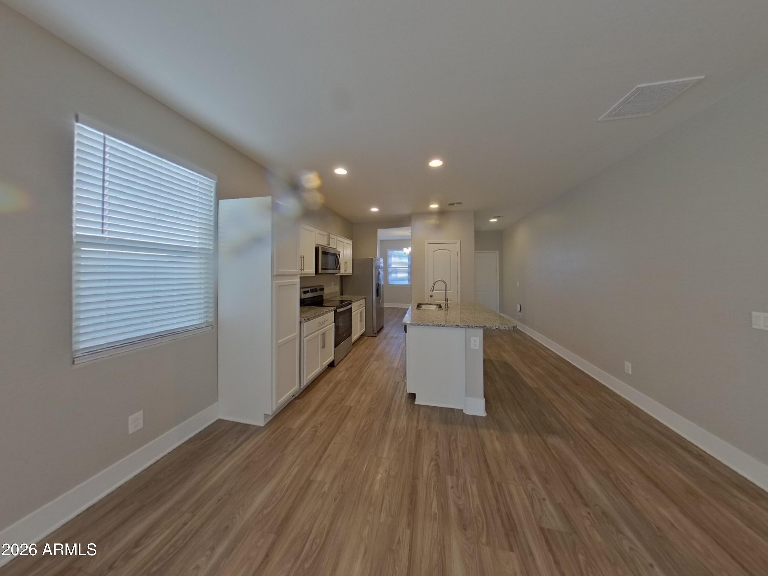 42037 W LUNAR Street