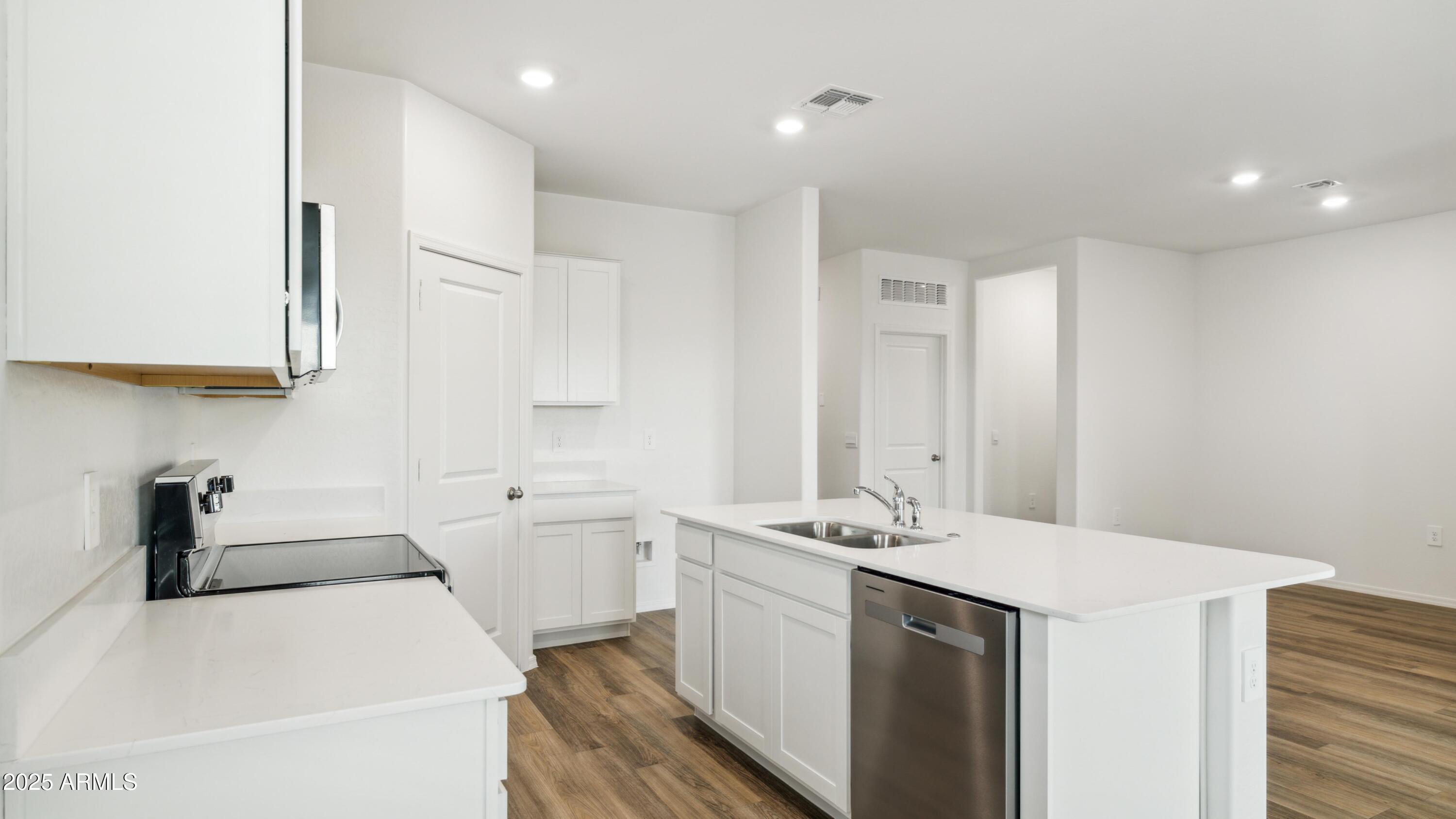 18399 W BUCKSKIN Trail