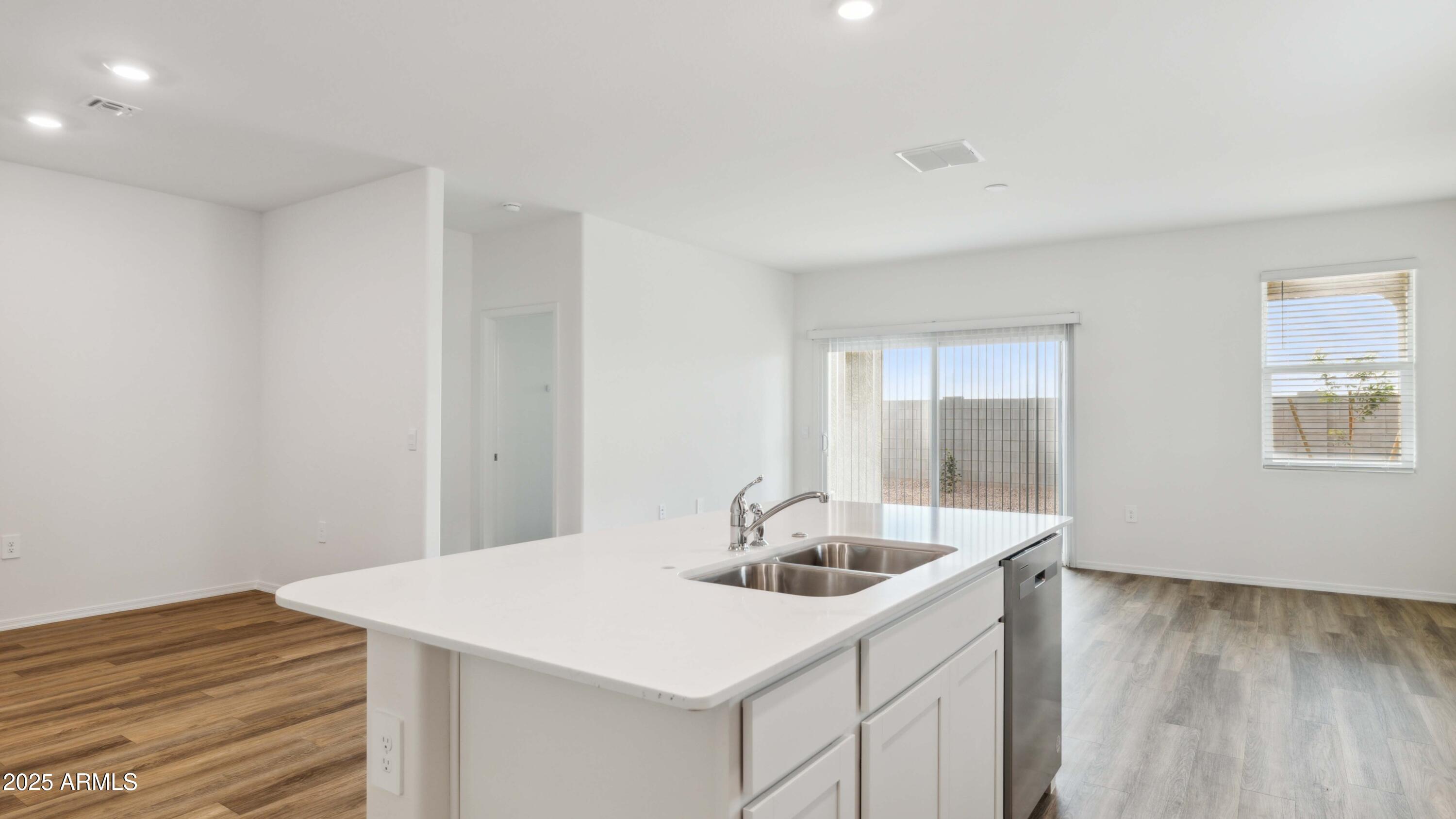 18399 W BUCKSKIN Trail