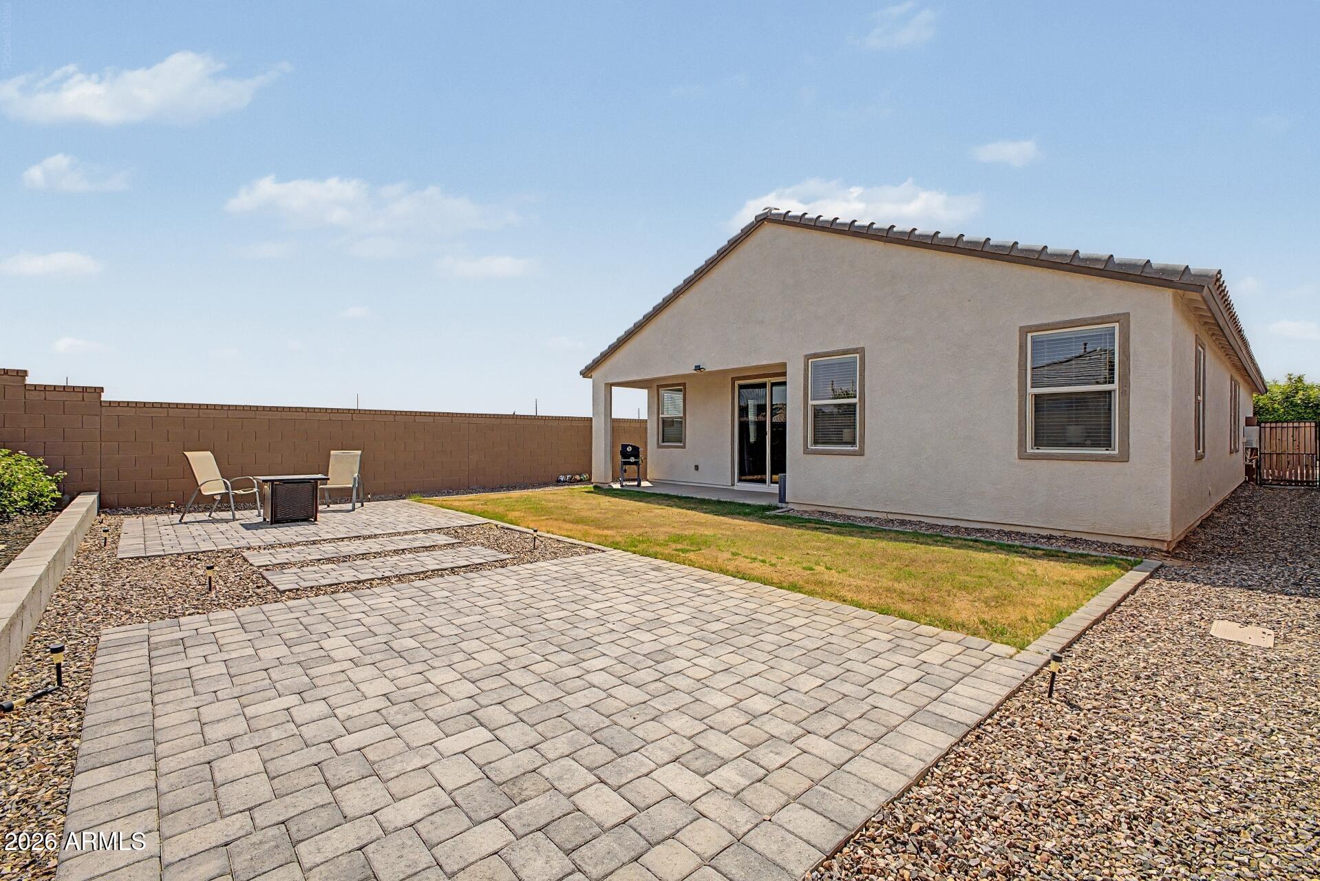 3142 E RIDING BOOT Way