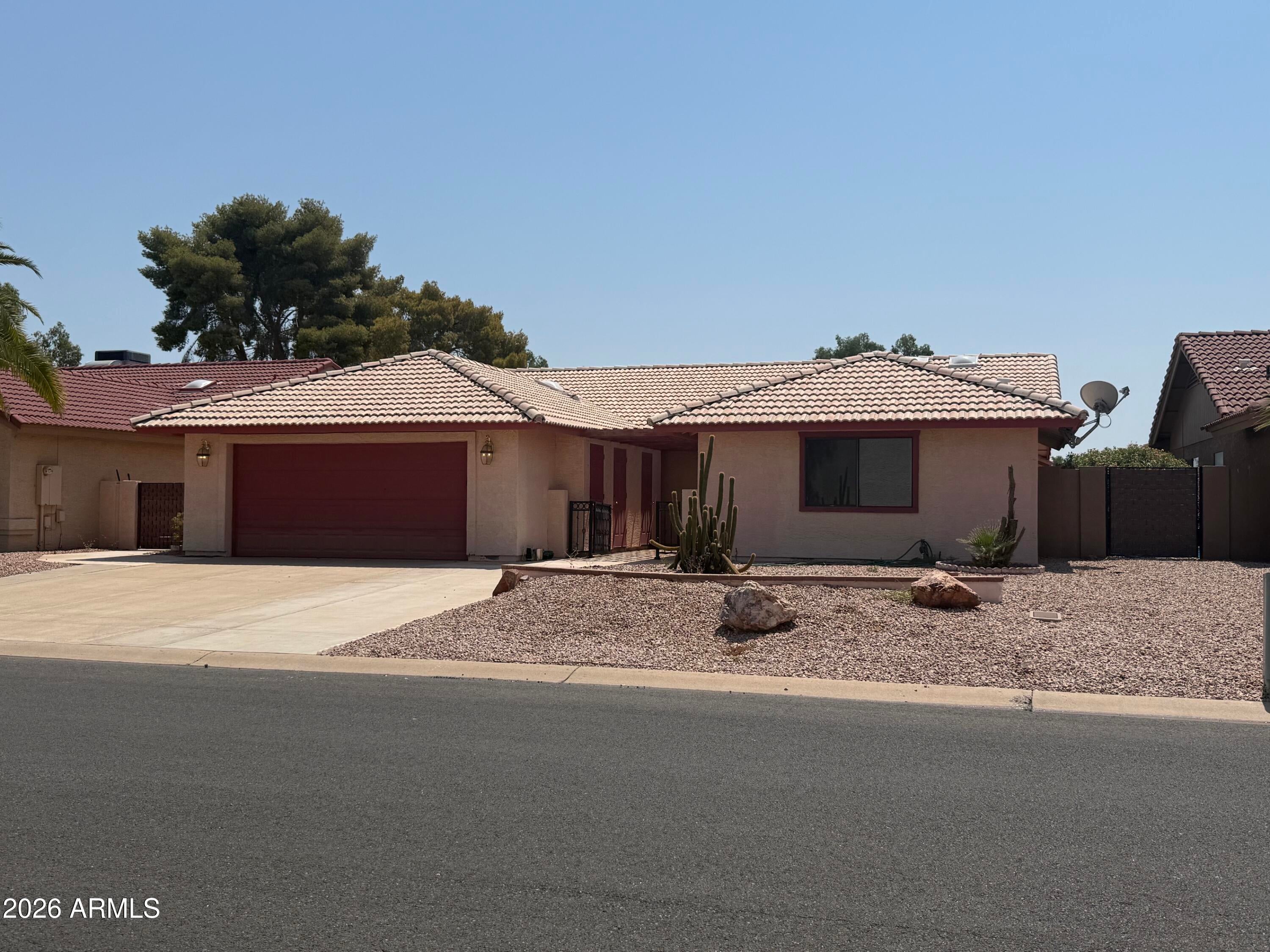 8893 E FAIRWAY Boulevard