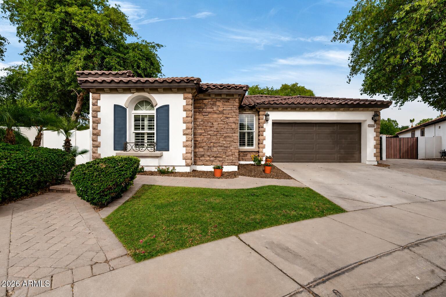 2480 E HONEYSUCKLE Place