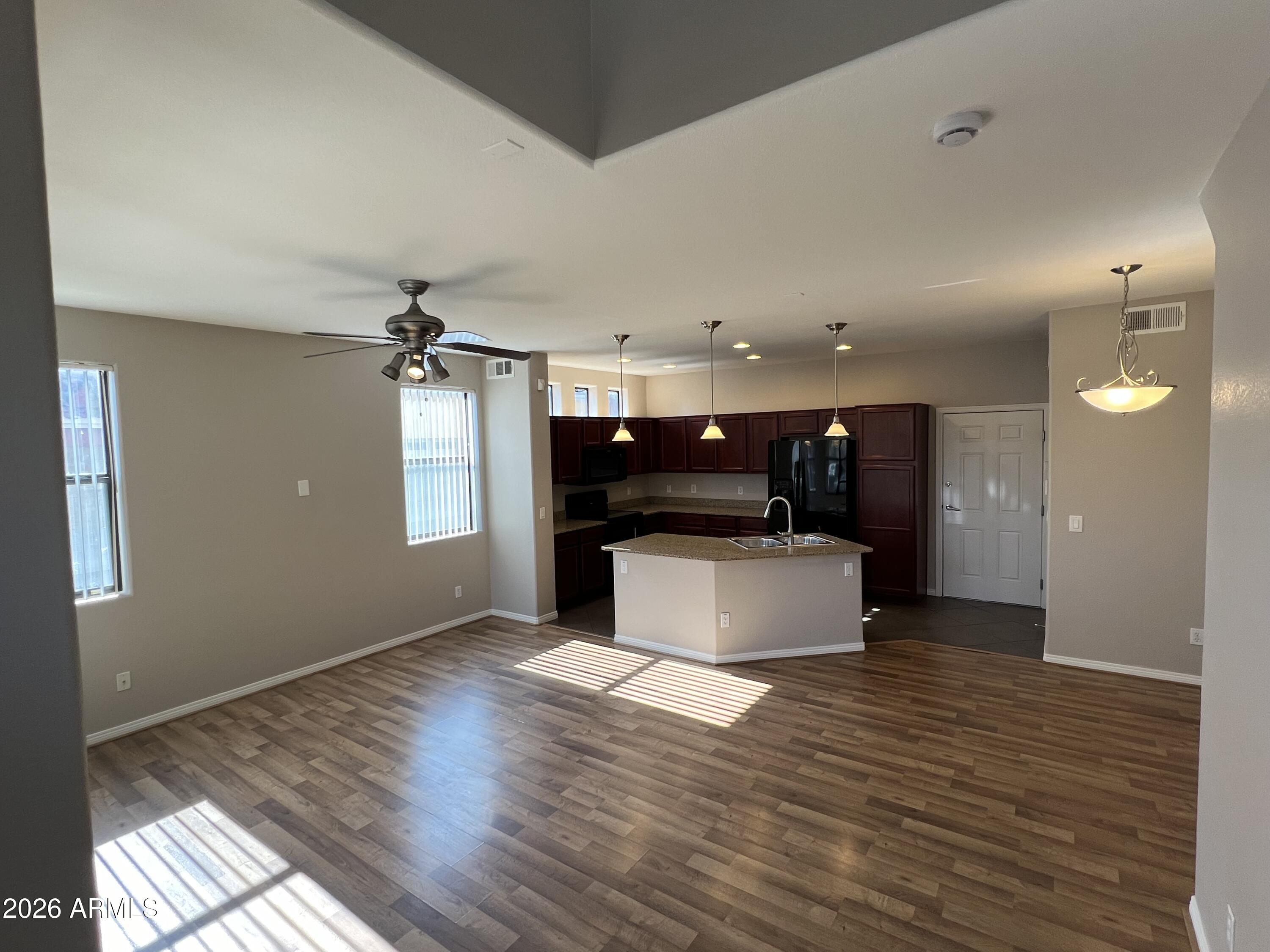 123 N WASHINGTON Street 43