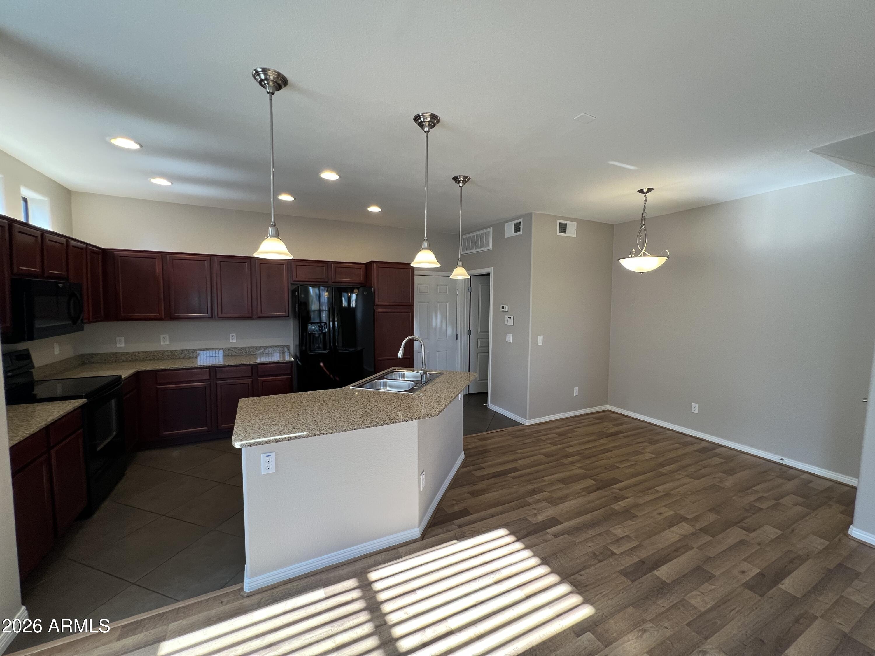 123 N WASHINGTON Street 43