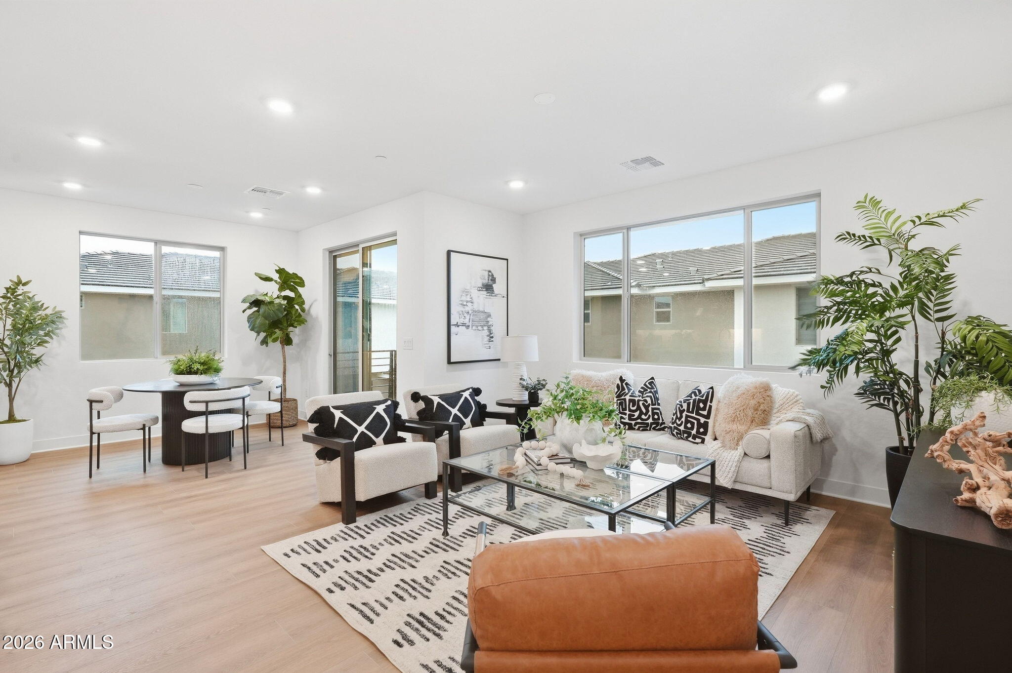 2121 W SONORAN DESERT Drive 126
