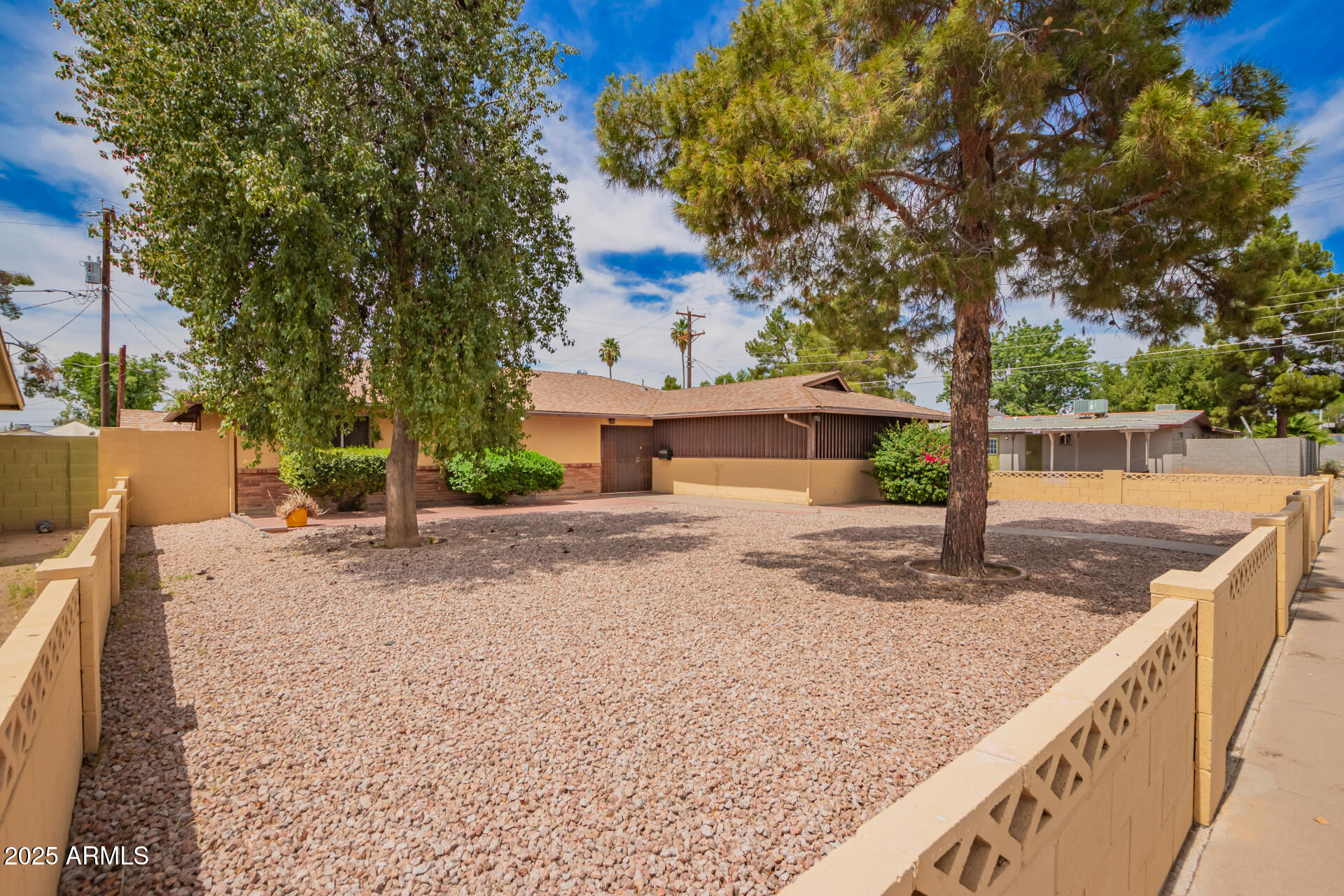 6720 N 42ND Drive