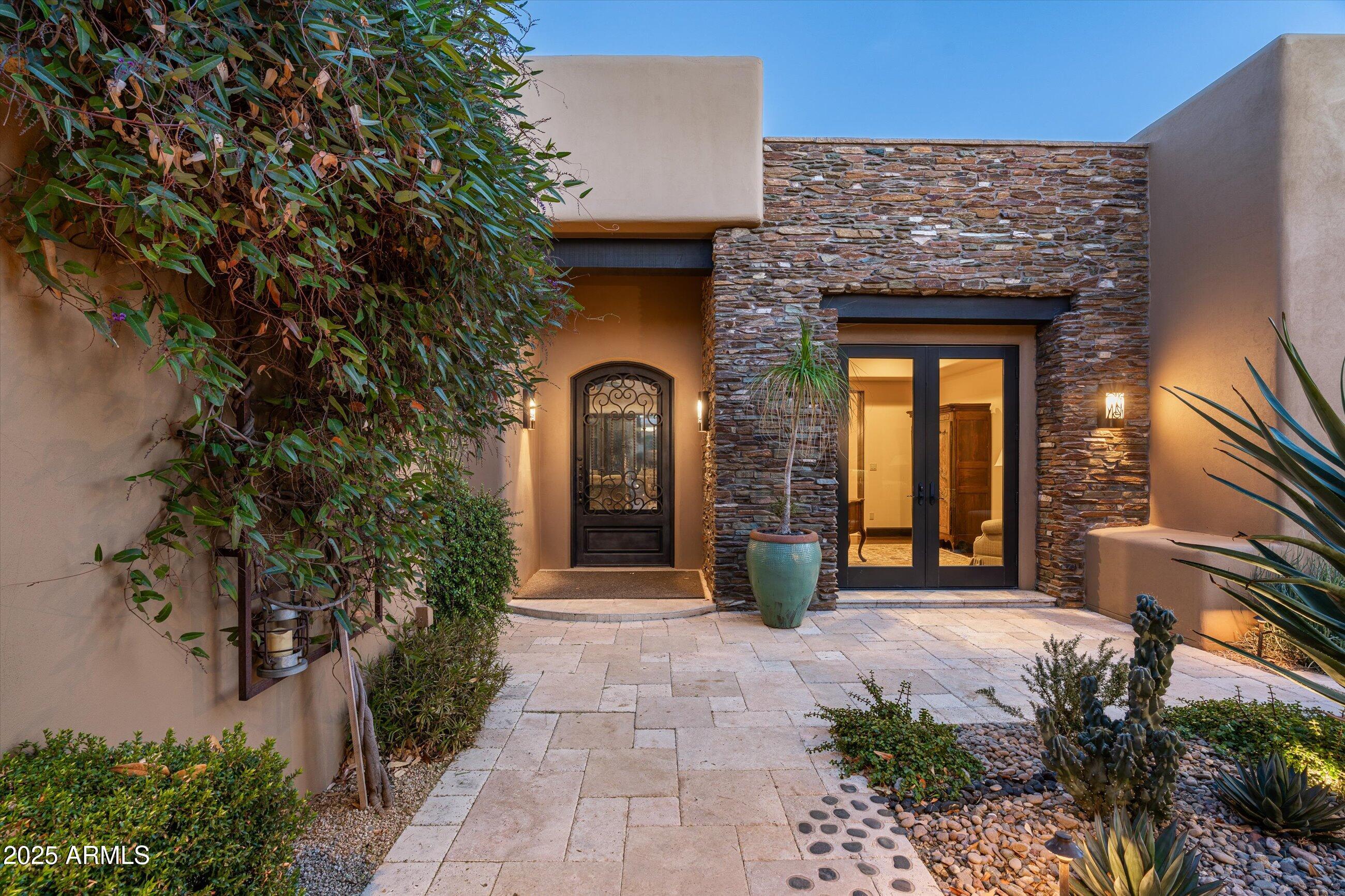 10585 E CRESCENT MOON Drive 19