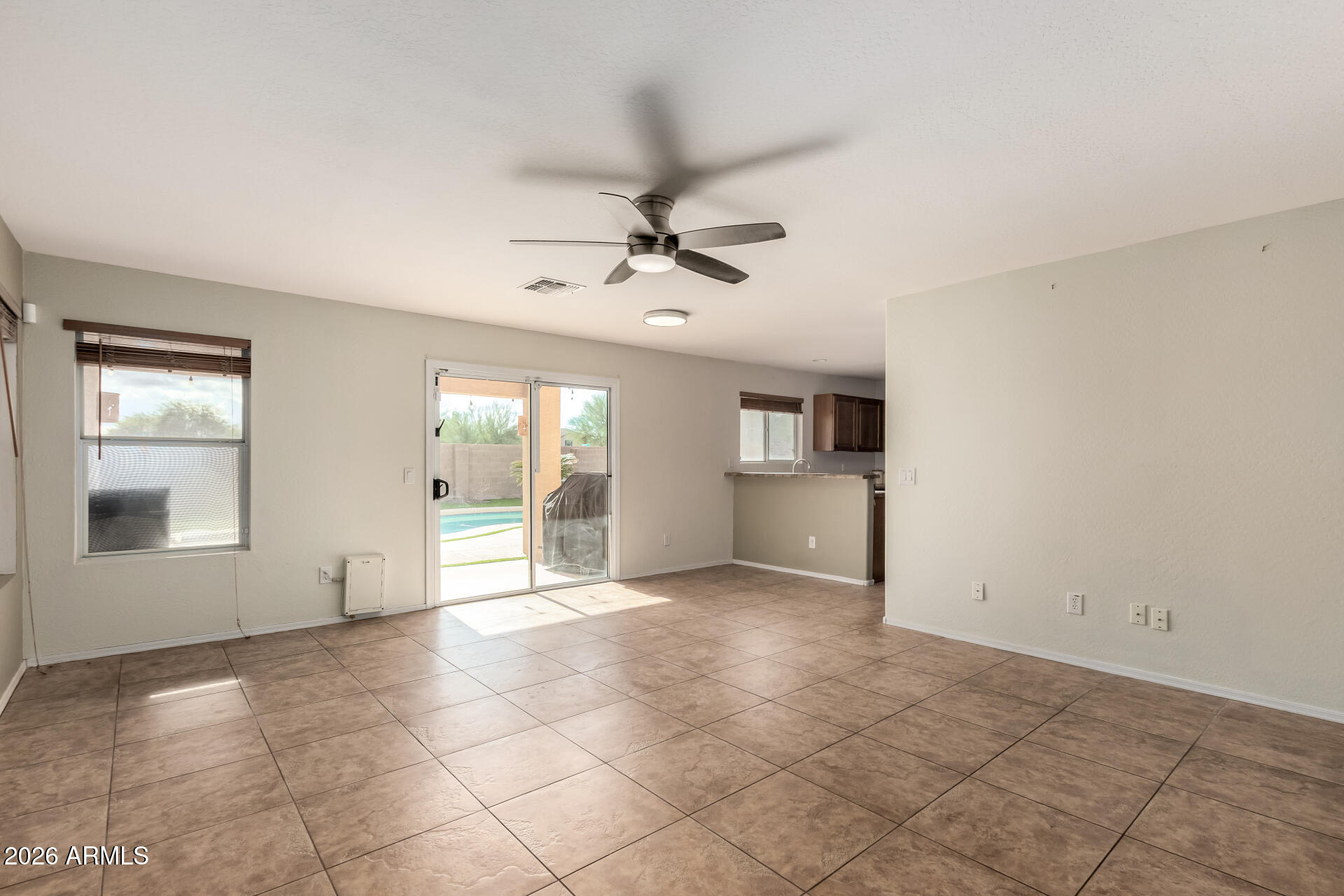 1491 E ROLLS Road