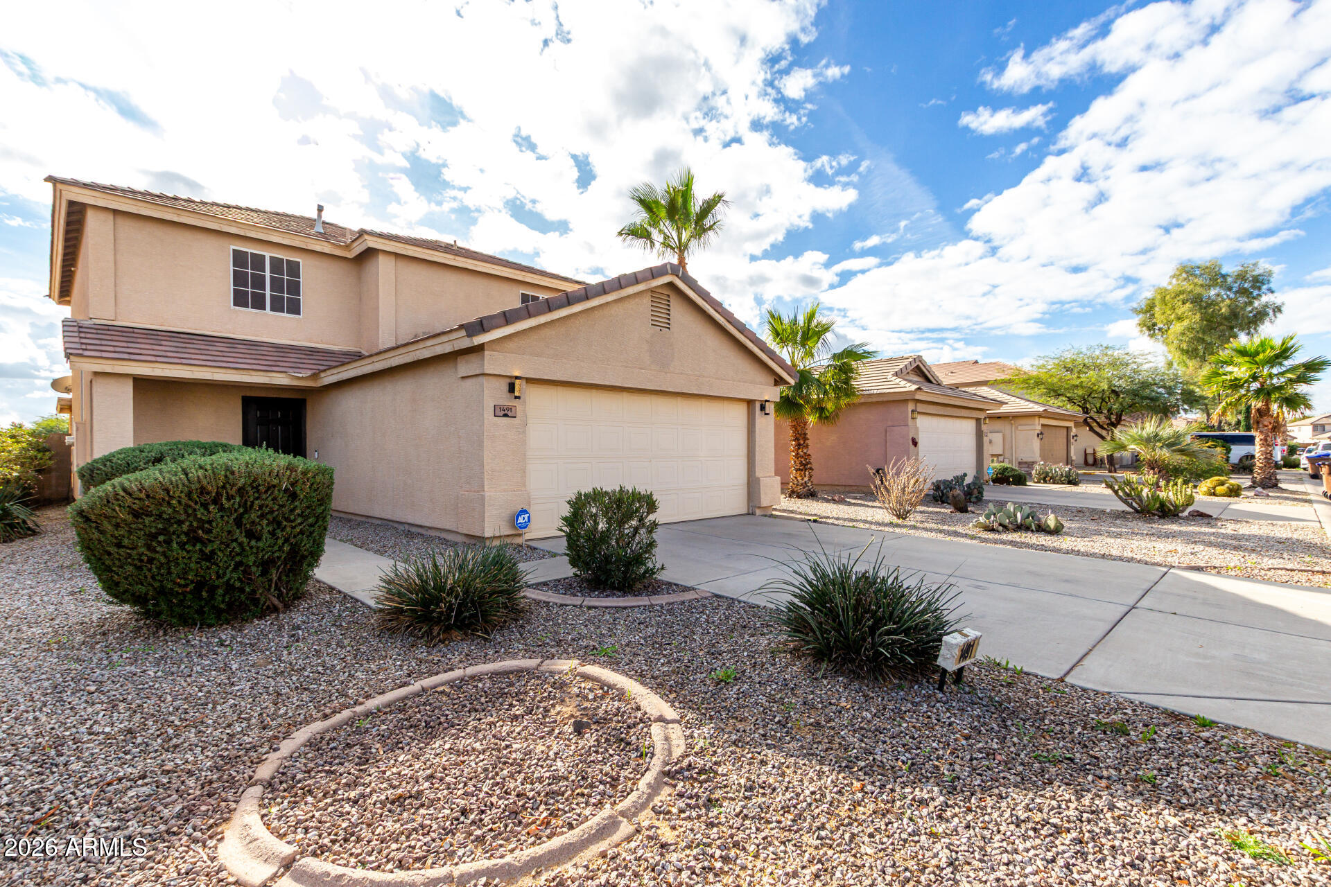 1491 E ROLLS Road