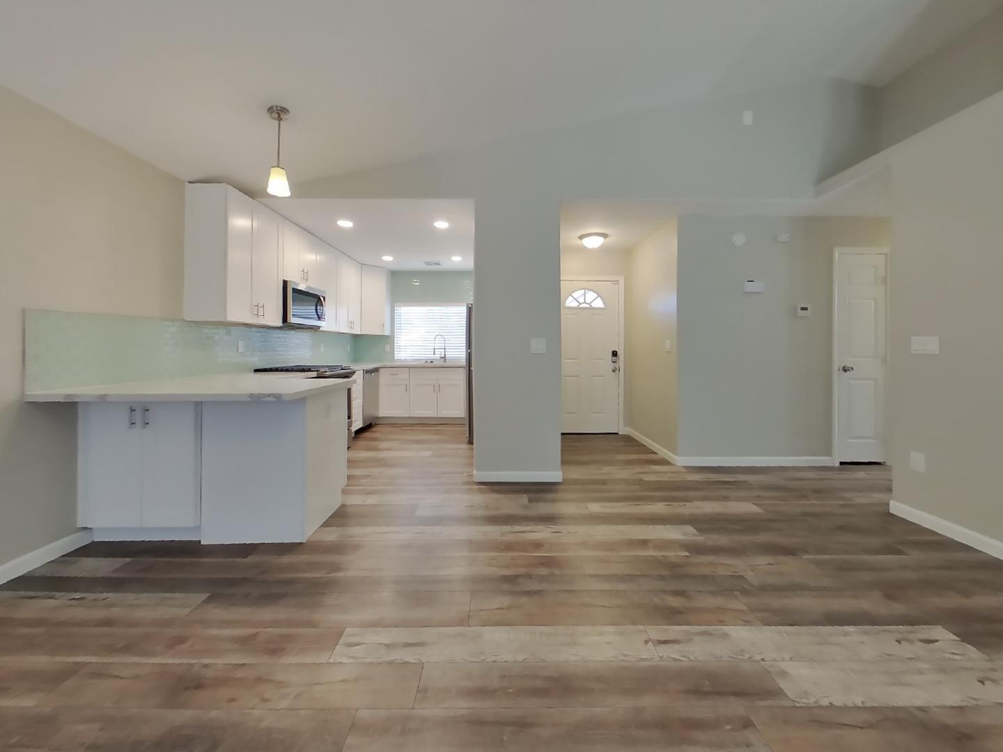 857 E Saragosa Street