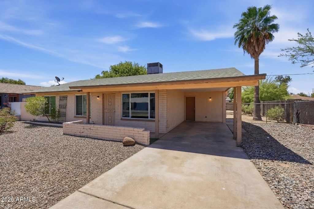 Photo of 2519 E Anderson Drive, Phoenix, AZ 85032 (MLS # 7031705)