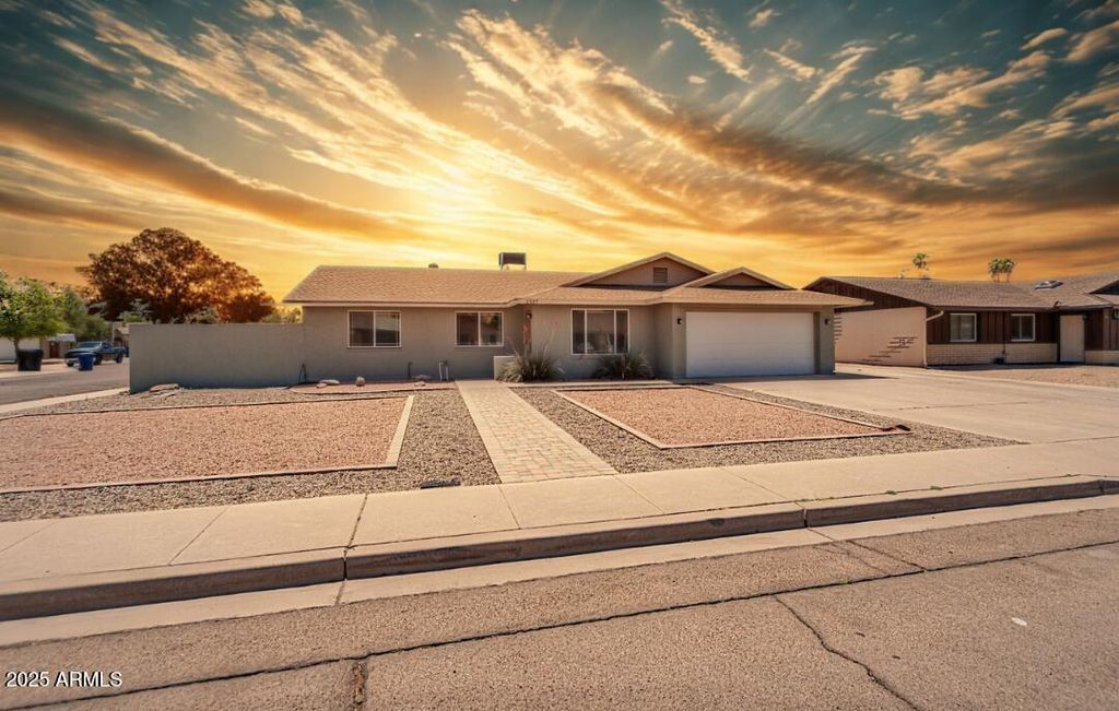 Photo of 2327 E Pebble Beach Drive, Tempe, AZ 85282 (MLS # 6860154)
