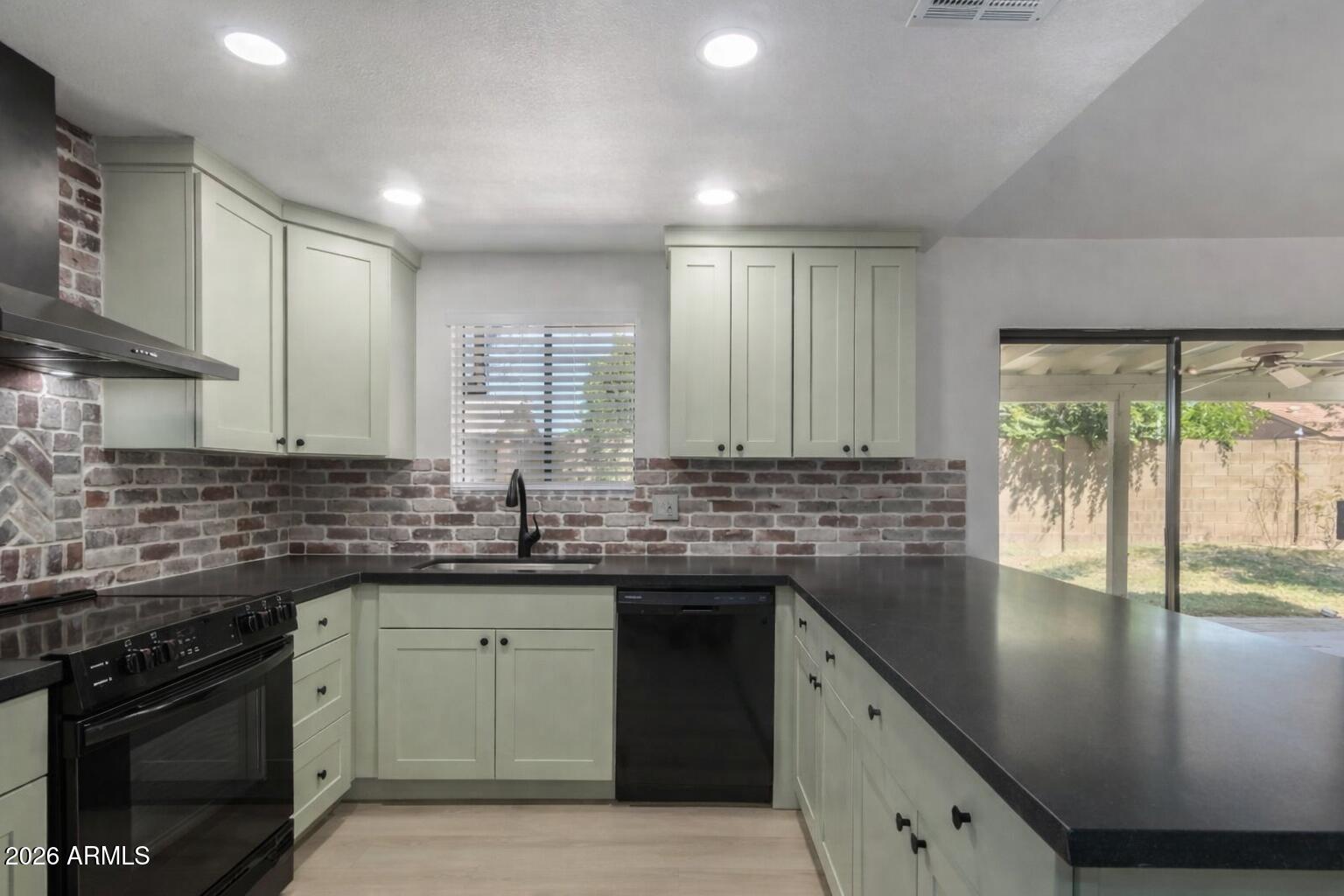 7450 E Diamond Avenue