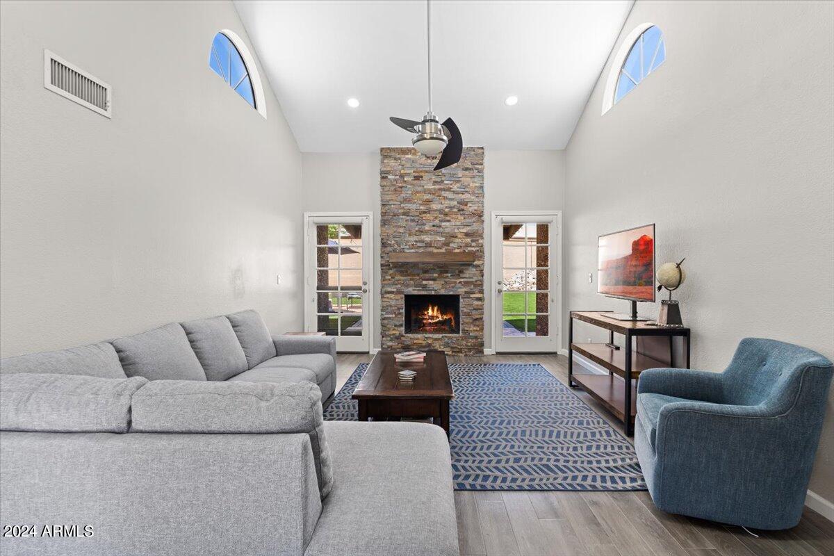 9058 E GELDING Drive