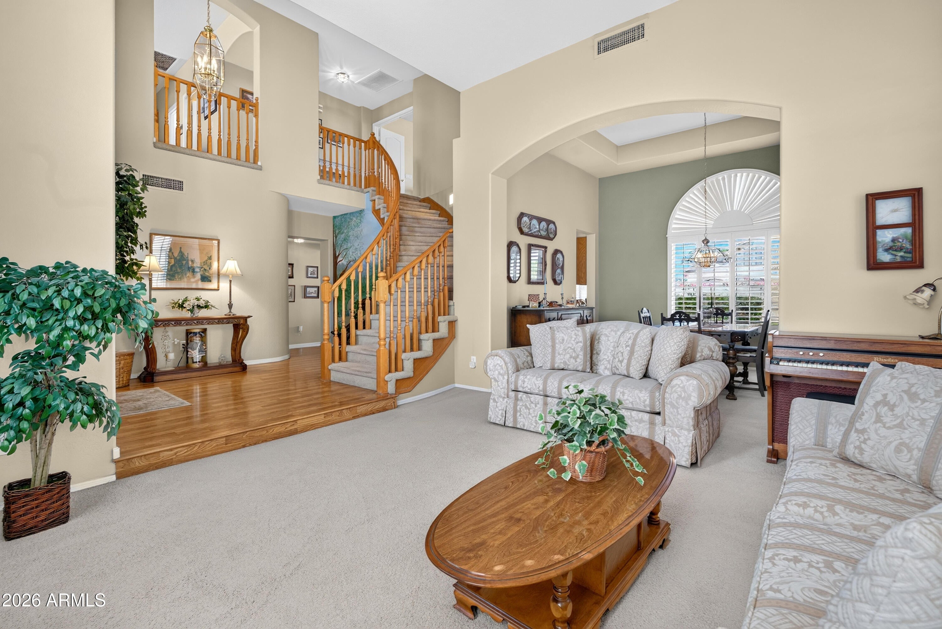 1936 W LARK Drive