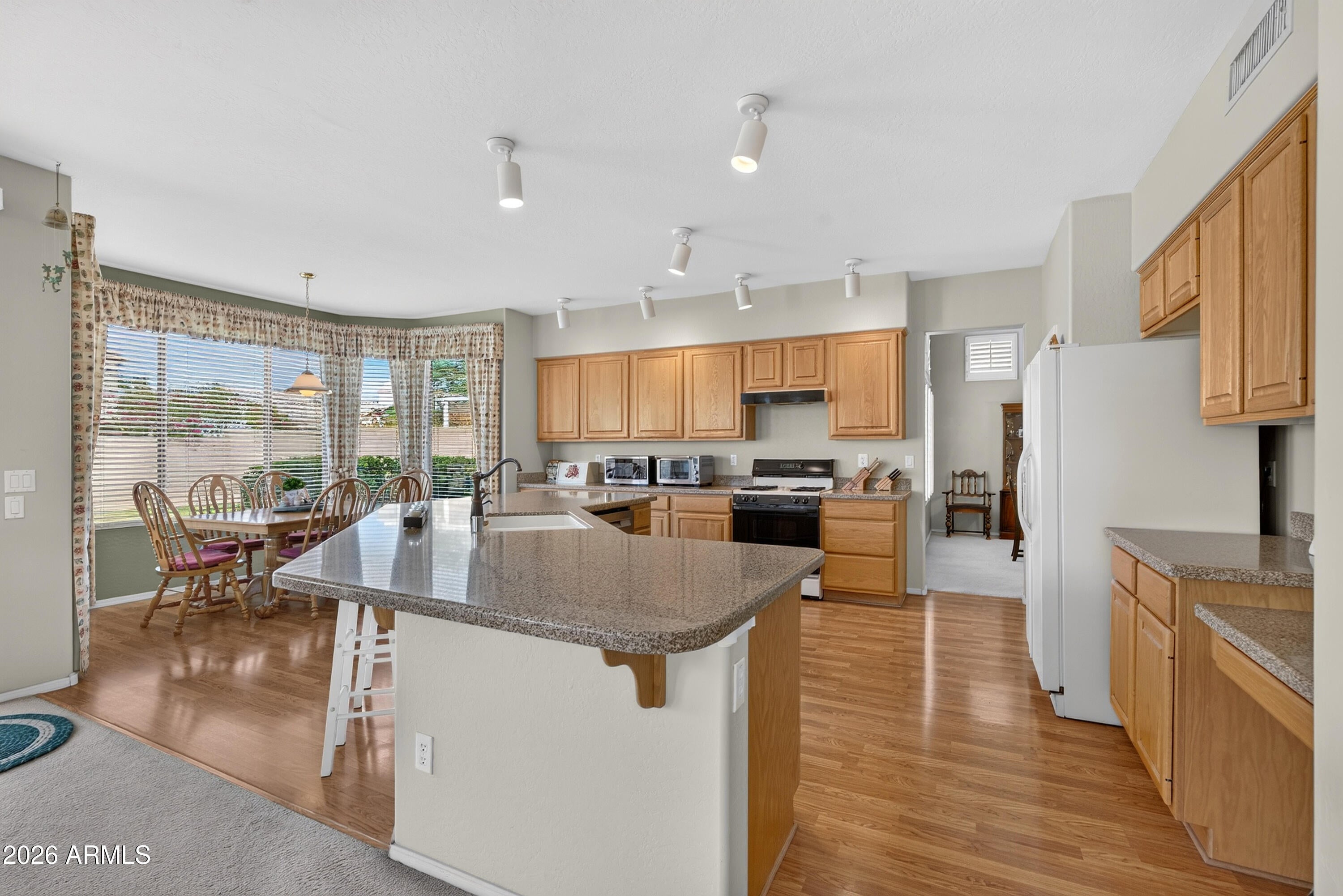 1936 W LARK Drive