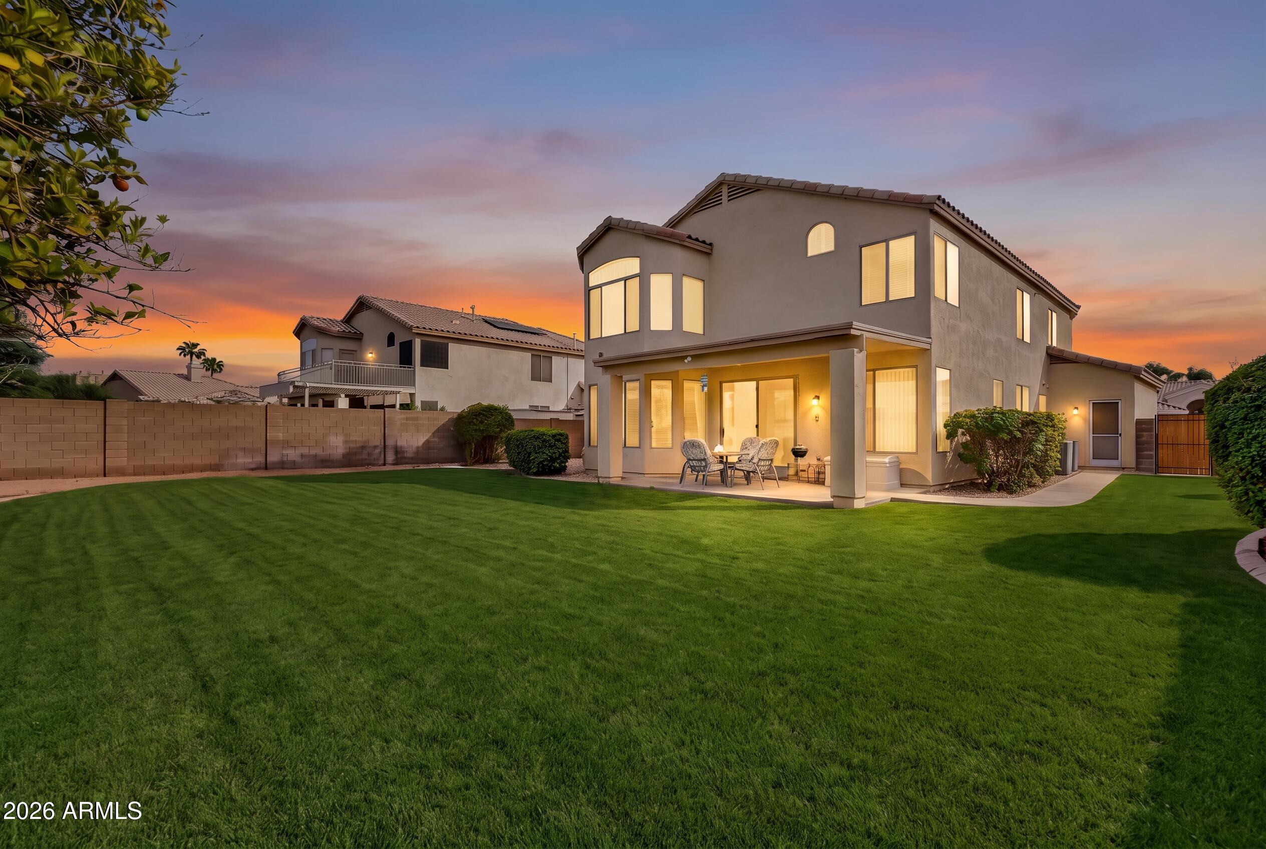 1936 W LARK Drive