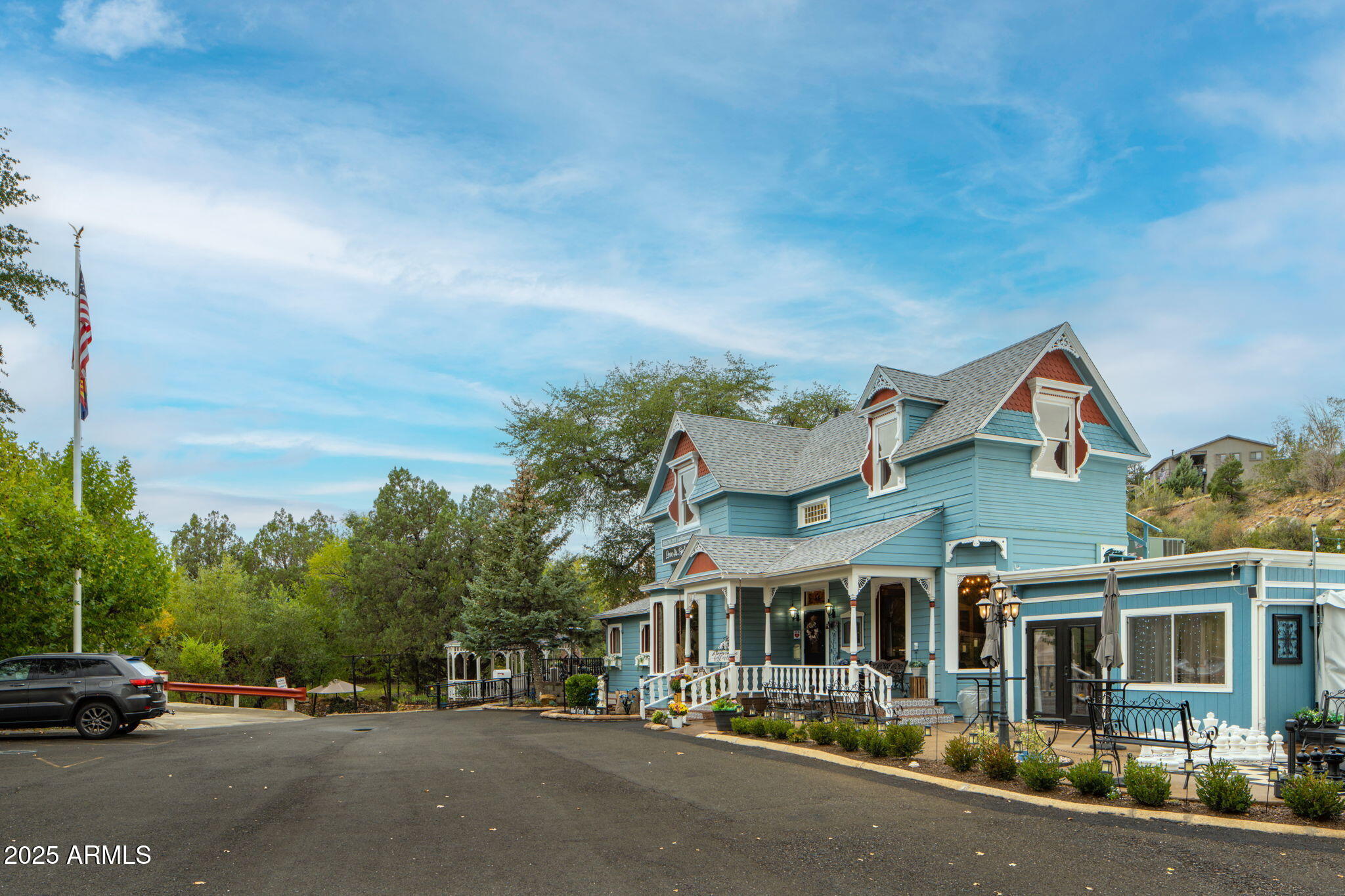 2516 WILLOW CREEK Road